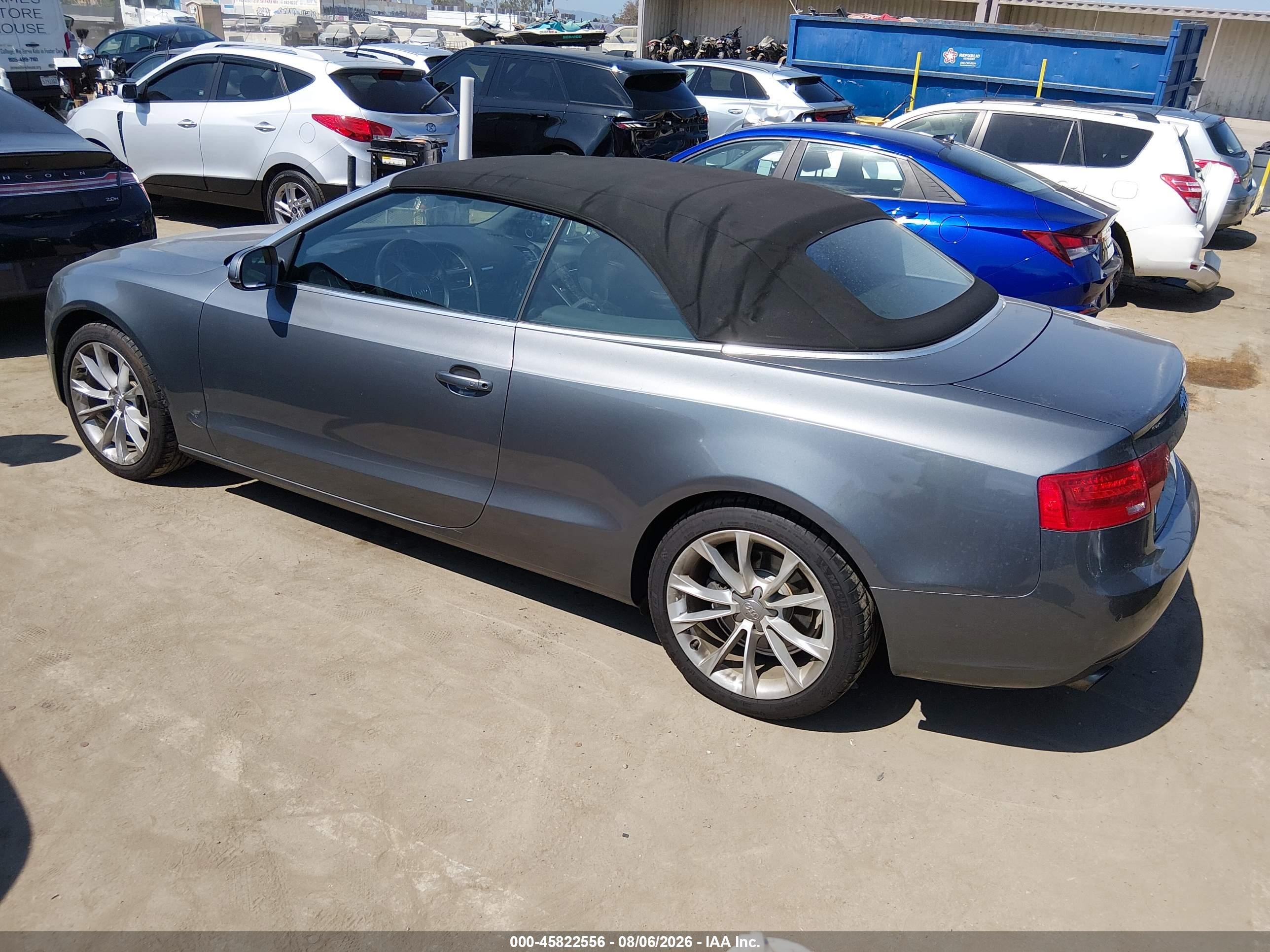 2014 Audi A5 2.0t Premium Gray vin: WAUJFAFH7EN007427