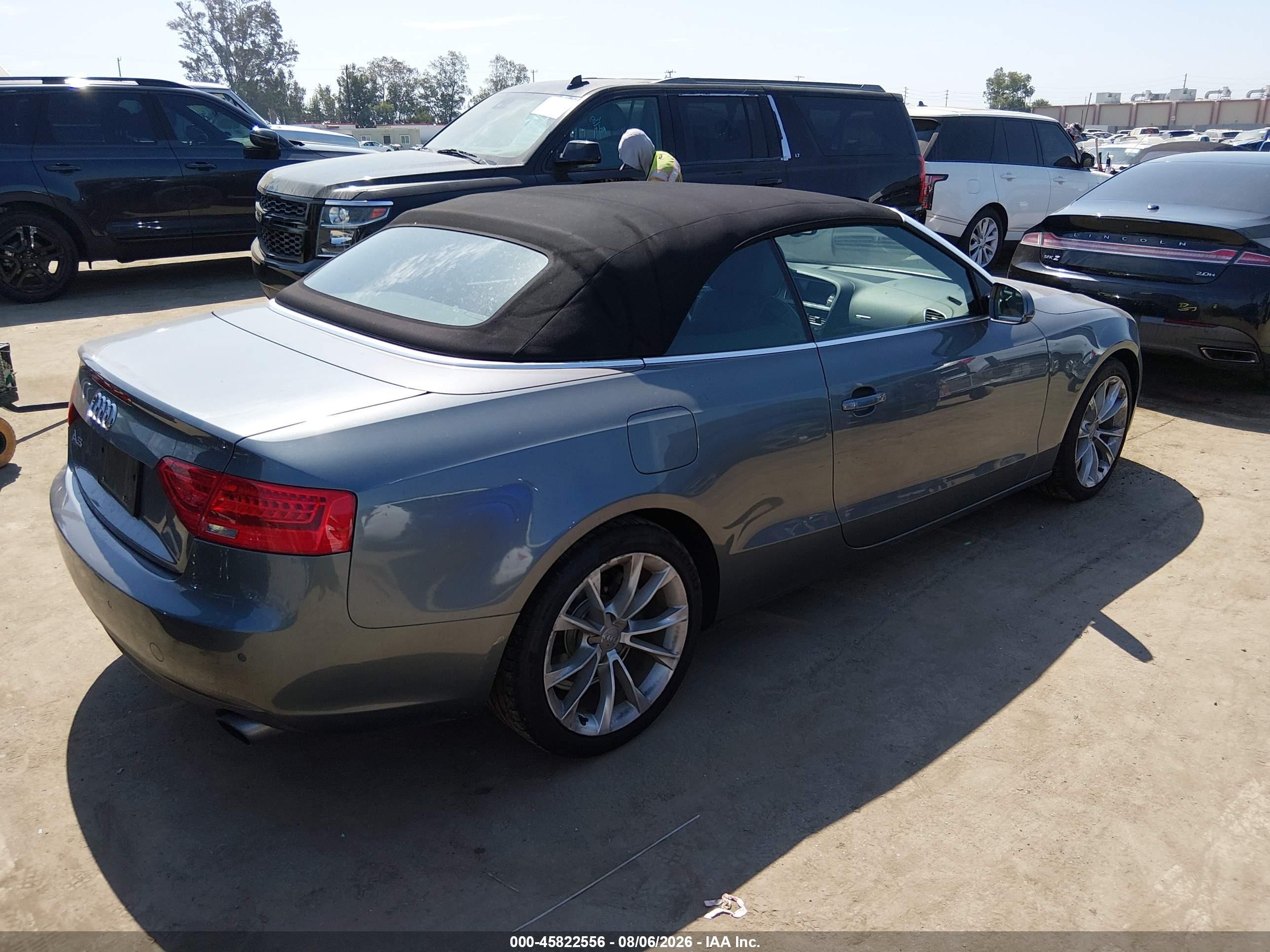 2014 Audi A5 2.0t Premium Gray vin: WAUJFAFH7EN007427
