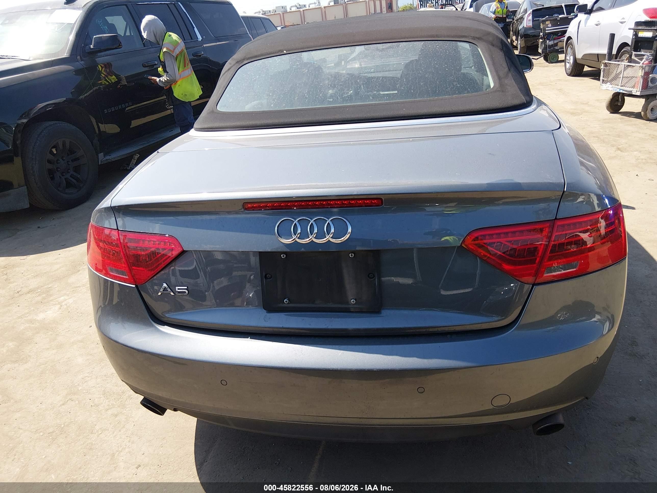 2014 Audi A5 2.0t Premium Gray vin: WAUJFAFH7EN007427