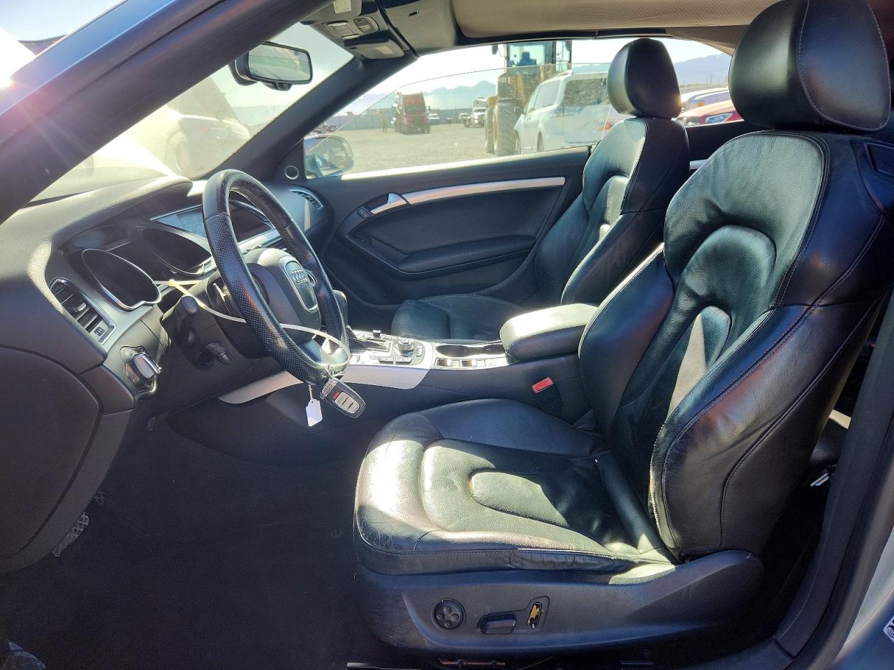 2011 Audi A5 Premium Plus Silver vin: WAUJFAFH8BN012129