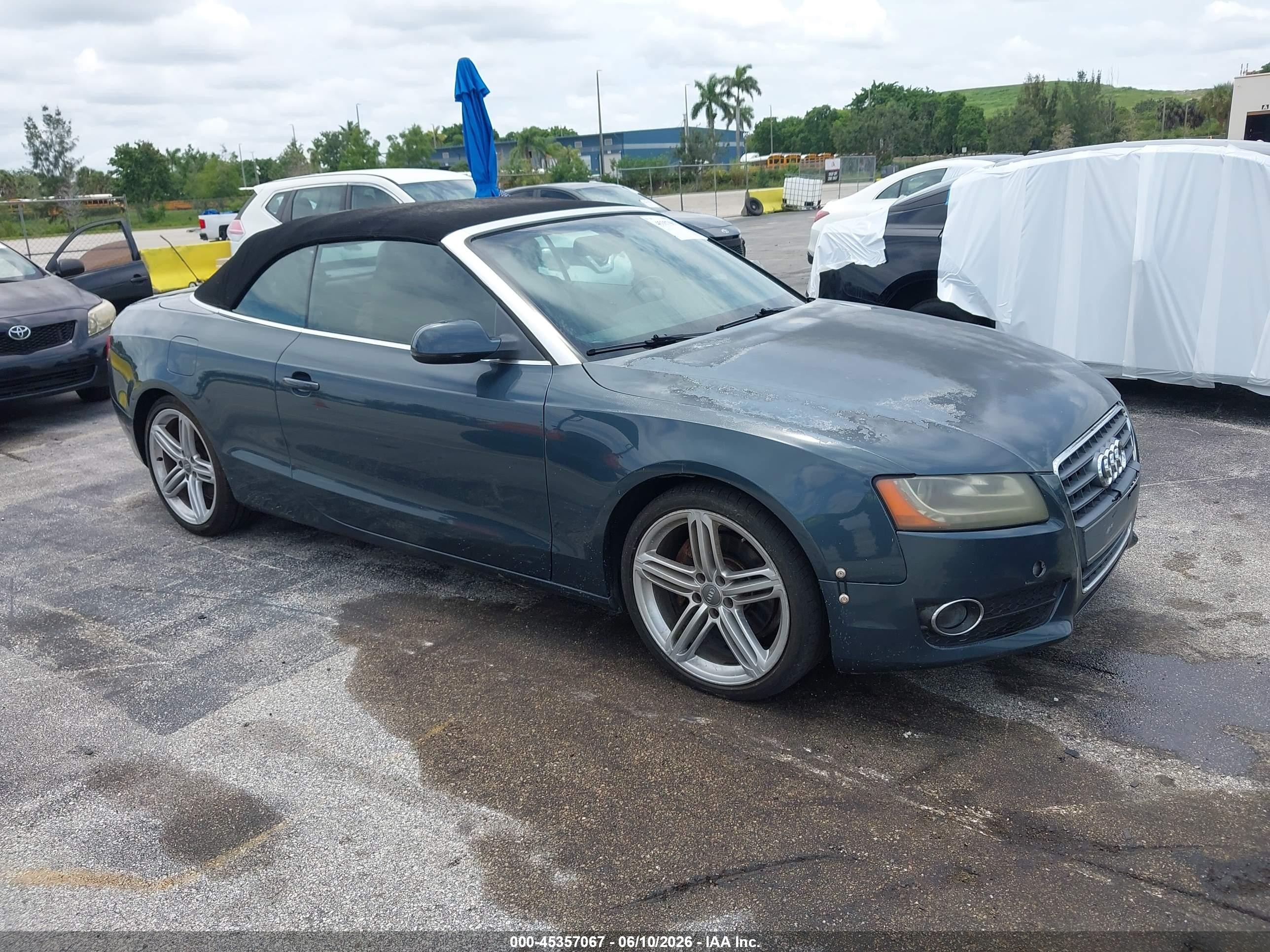 2011 Audi A5 2.0t Premium Gray vin: WAUJFAFHXBN000533