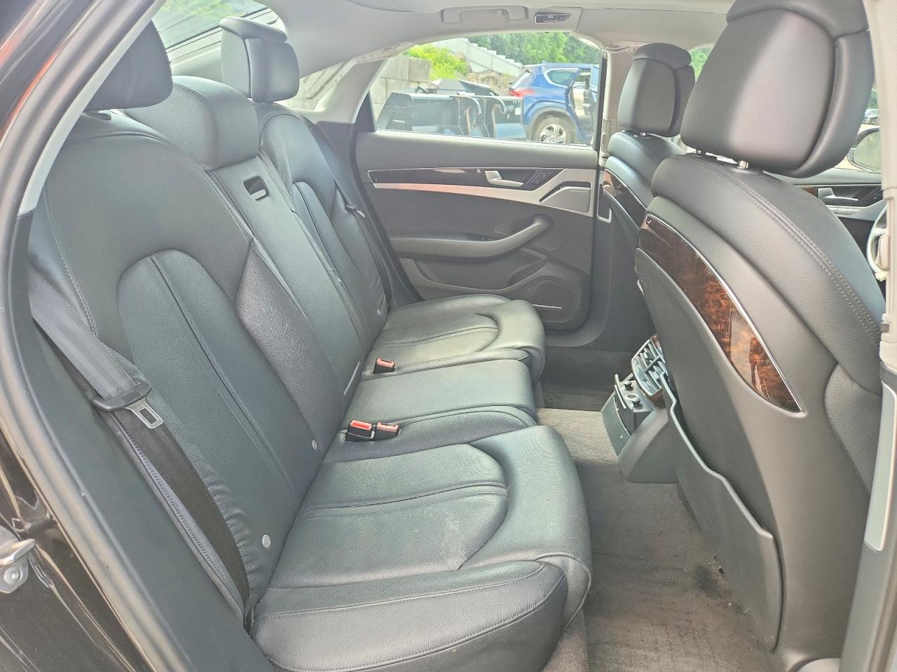 2015 Audi A8 Quattro Black vin: WAUJGAFD0FN008950