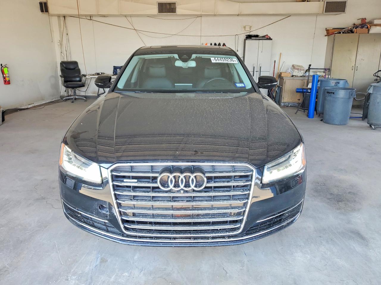 2015 Audi A8 Quattro Черный vin: WAUJGAFD6FN008788
