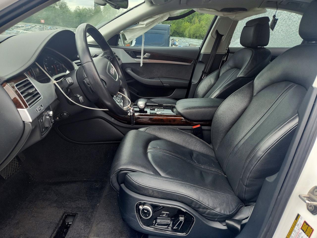 2015 Audi A8 Quattro White vin: WAUJGAFD8FN019937
