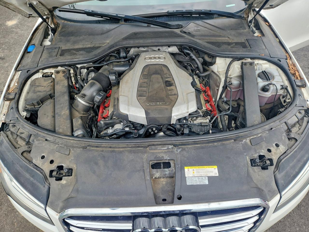 2015 Audi A8 Quattro White vin: WAUJGAFD8FN019937
