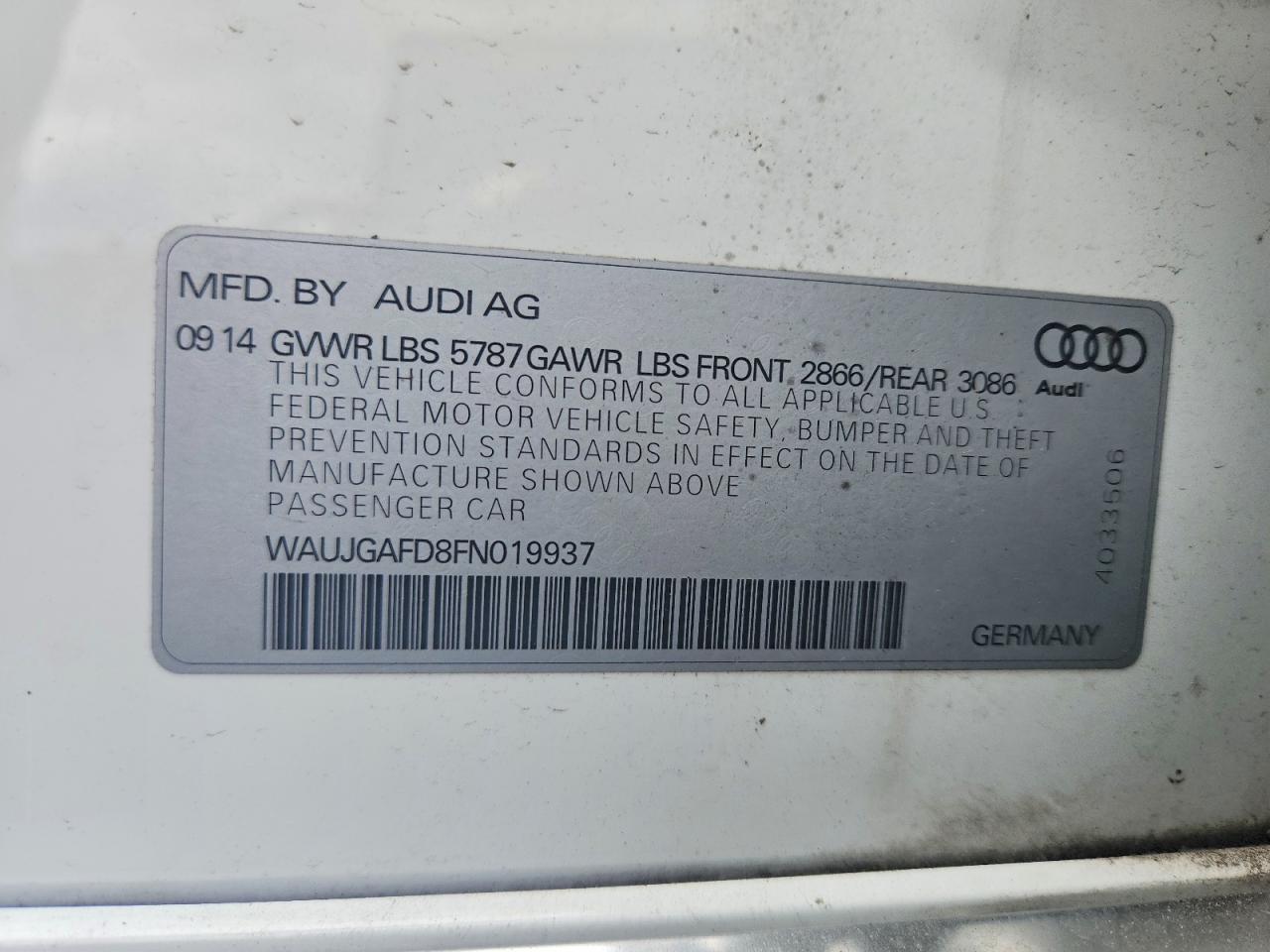 2015 Audi A8 Quattro White vin: WAUJGAFD8FN019937