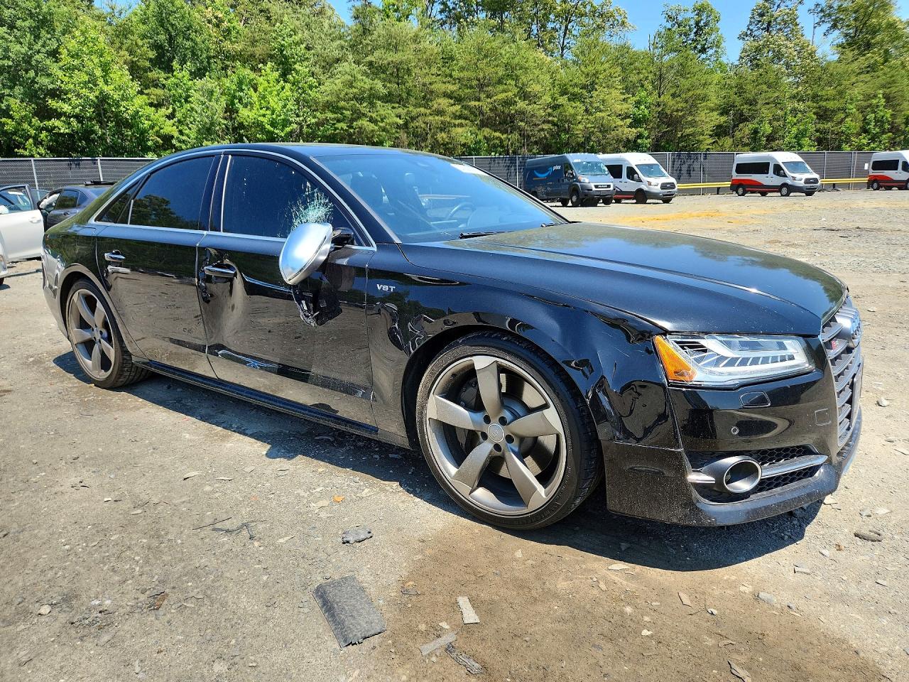 2016 Audi S8 Quattro Black vin: WAUJSAFD4GN008742