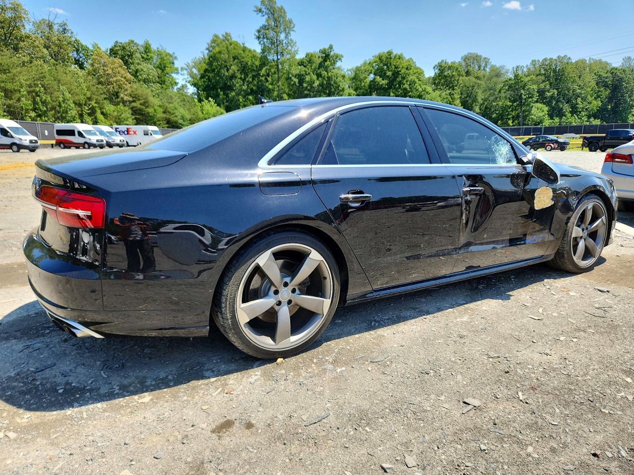 2016 Audi S8 Quattro Black vin: WAUJSAFD4GN008742