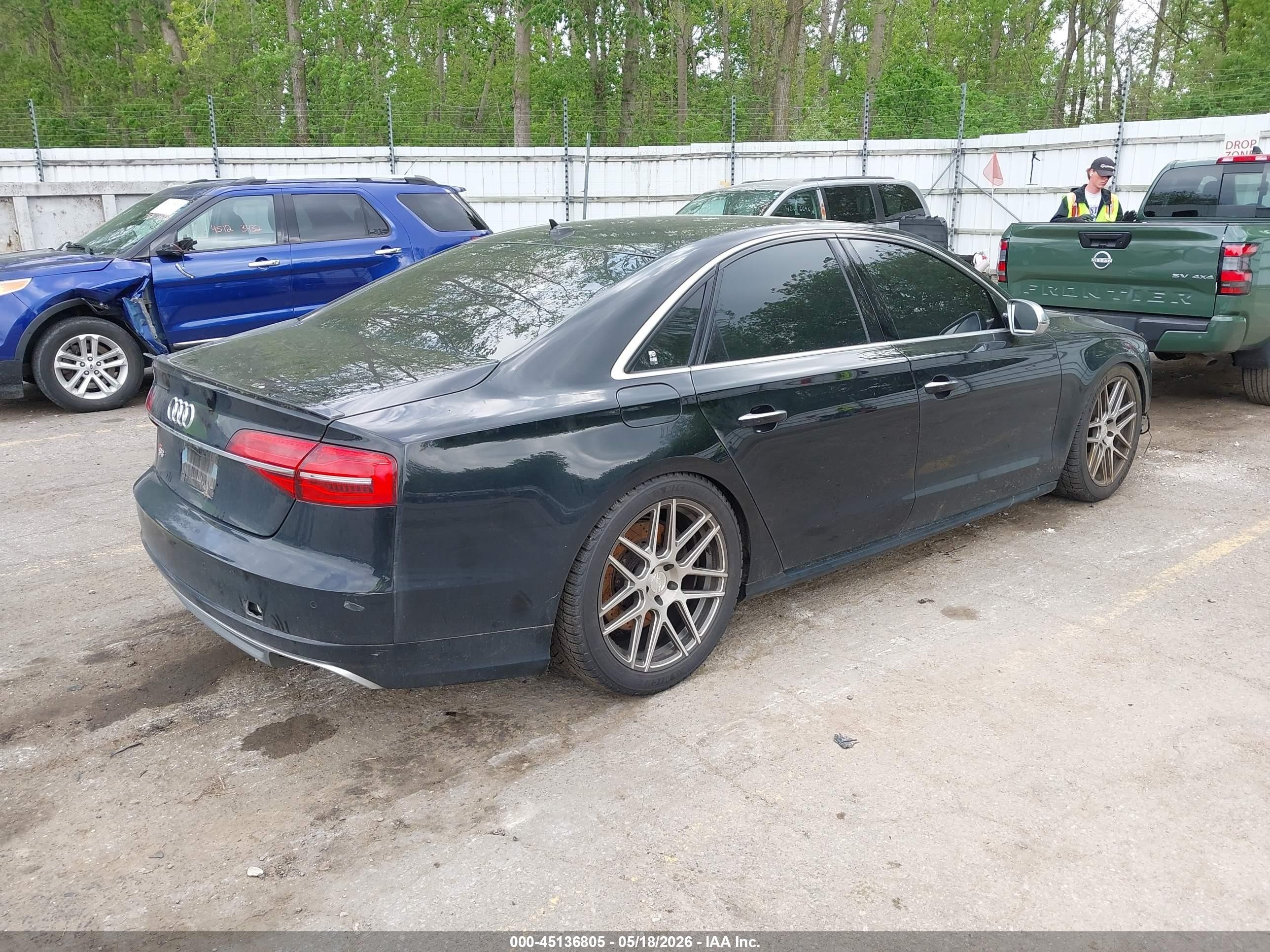 2015 Audi S8 4.0t Черный vin: WAUK2AFD0FN015397