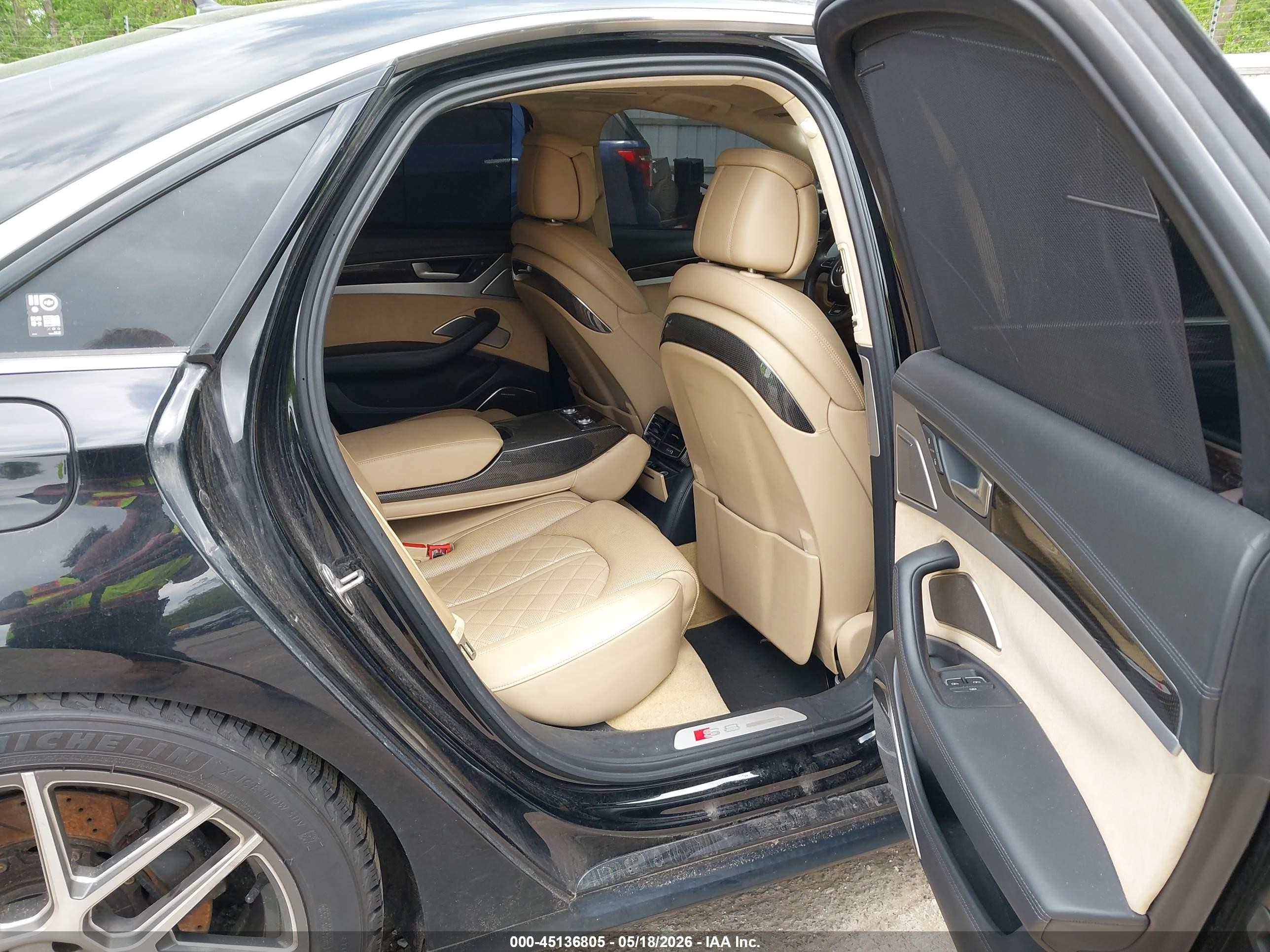 2015 Audi S8 4.0t Черный vin: WAUK2AFD0FN015397