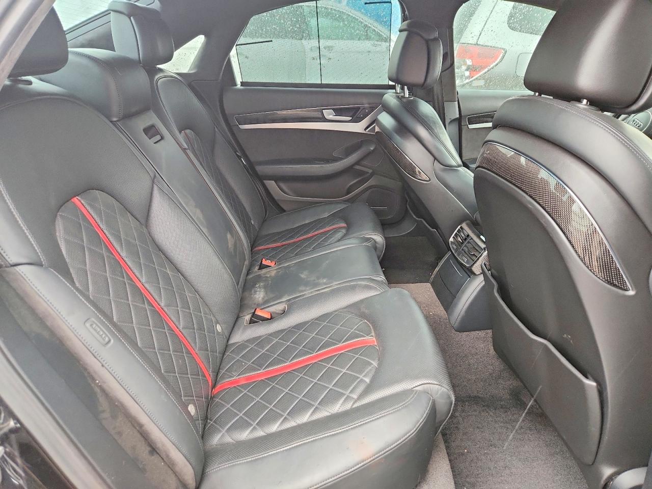 2015 Audi S8 Quattro Black vin: WAUK2AFD5FN015248