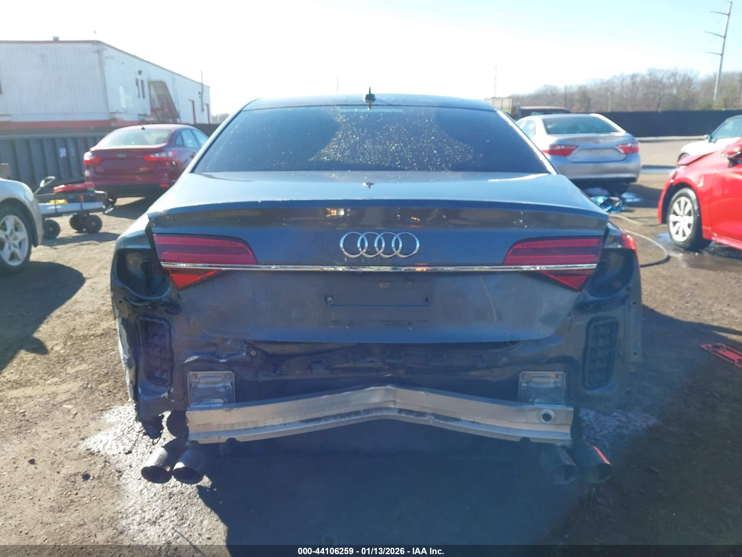 2015 Audi S8 4.0t Gray vin: WAUK2AFD9FN008271