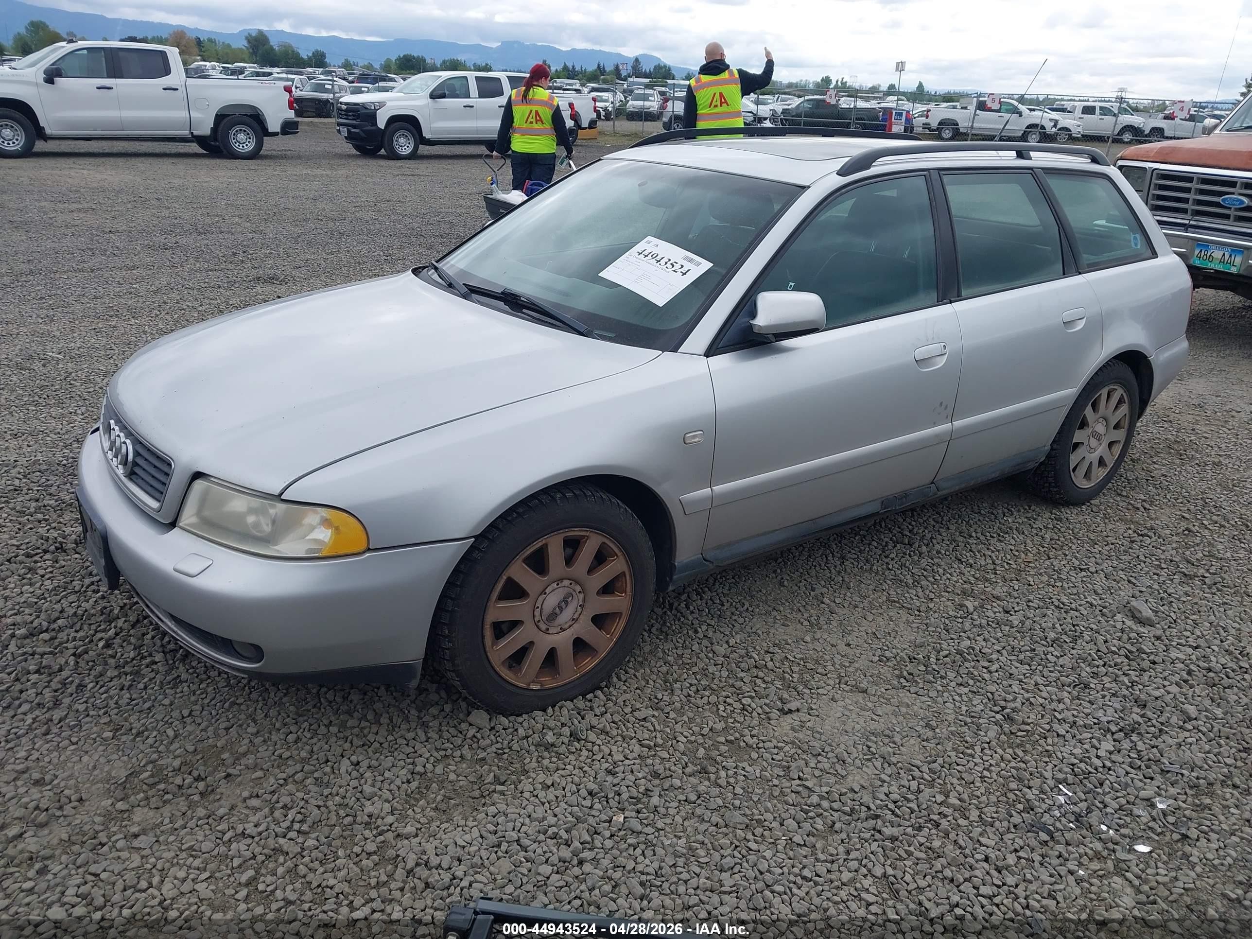 2000 Audi A4 1.8t Avant/1.8t Avant (m5) Серебряный vin: WAUKC28D7YA039304