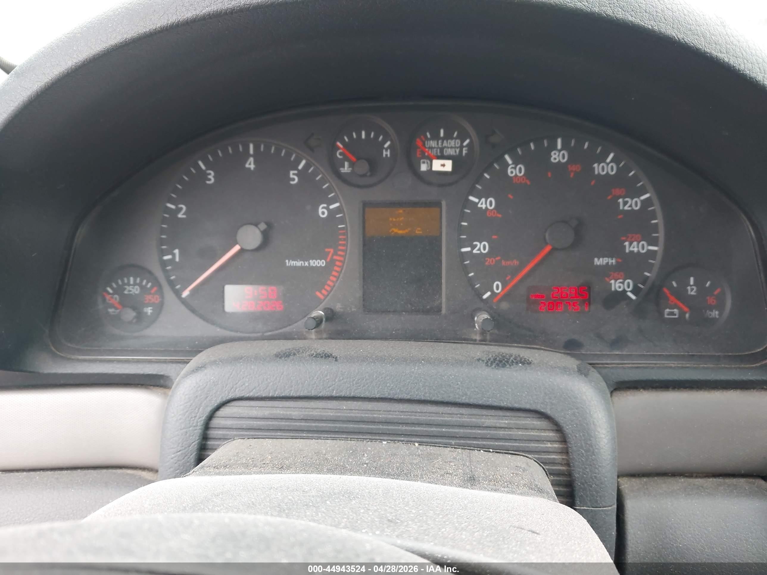 2000 Audi A4 1.8t Avant/1.8t Avant (m5) Серебряный vin: WAUKC28D7YA039304