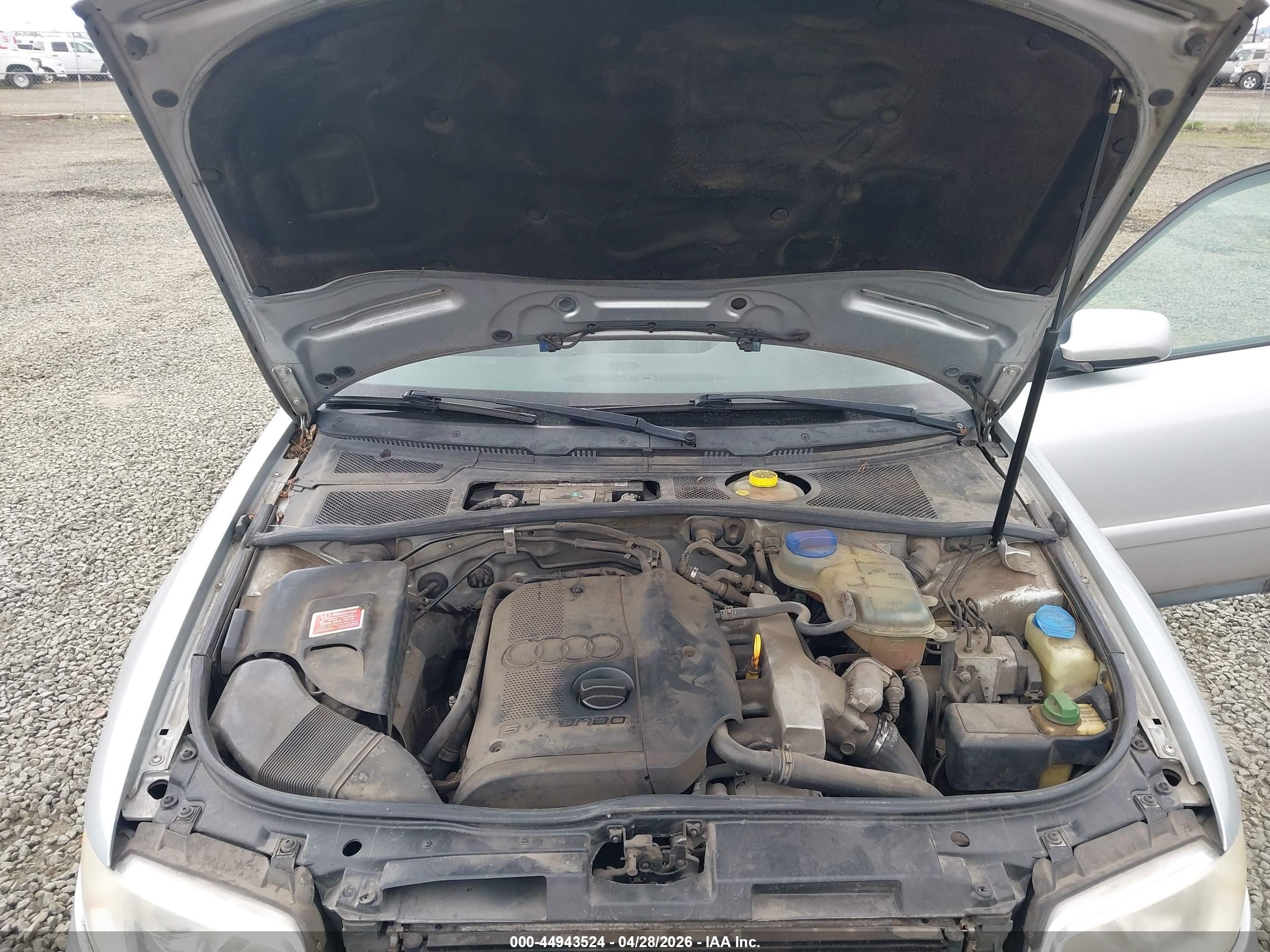 2000 Audi A4 1.8t Avant/1.8t Avant (m5) Серебряный vin: WAUKC28D7YA039304