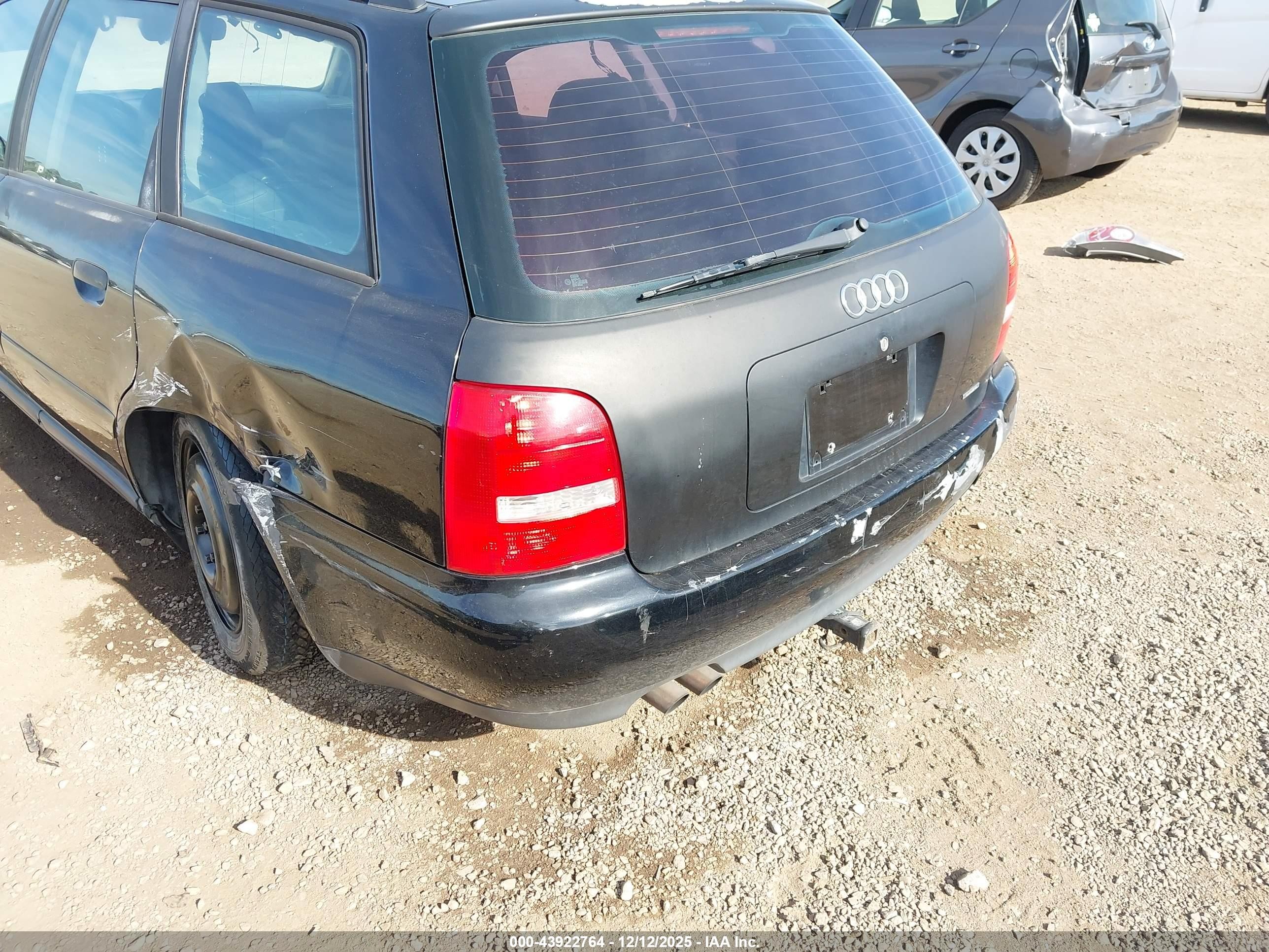 2000 Audi A4 1.8t Avant Black vin: WAUKC68D6YA149560