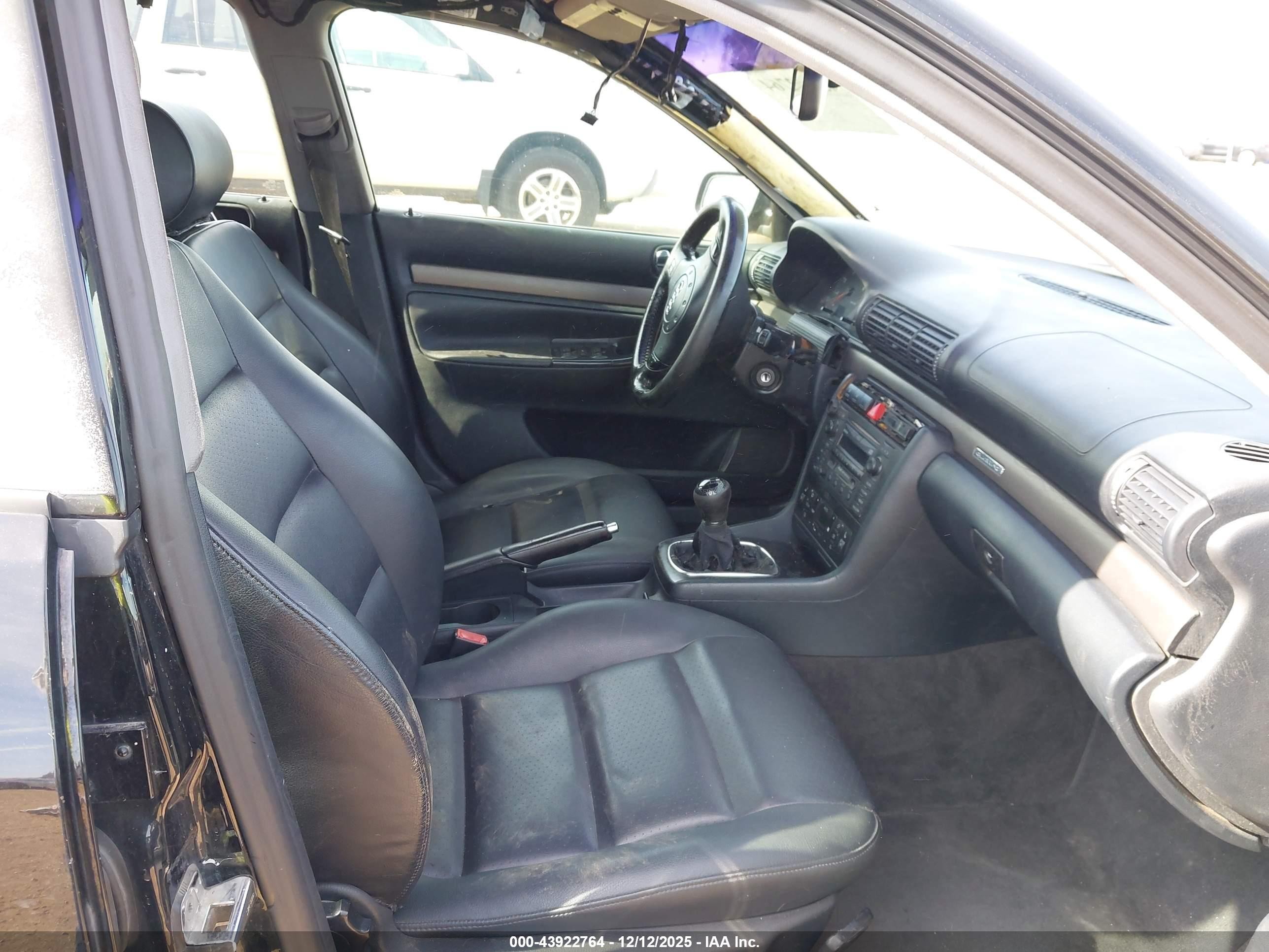2000 Audi A4 1.8t Avant Black vin: WAUKC68D6YA149560