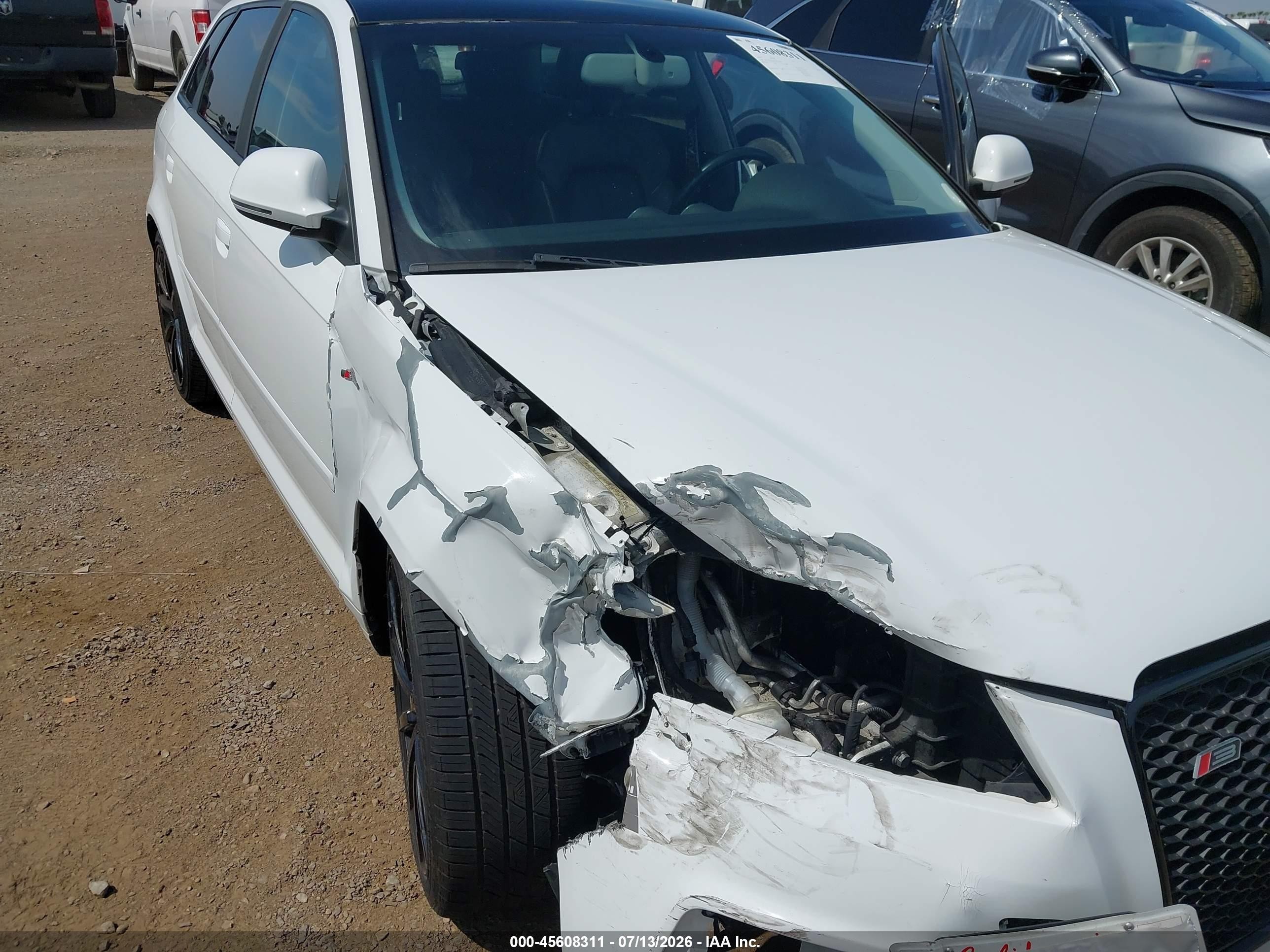 2010 Audi A3 2.0t Premium Белый vin: WAUKEAFM5AA112439
