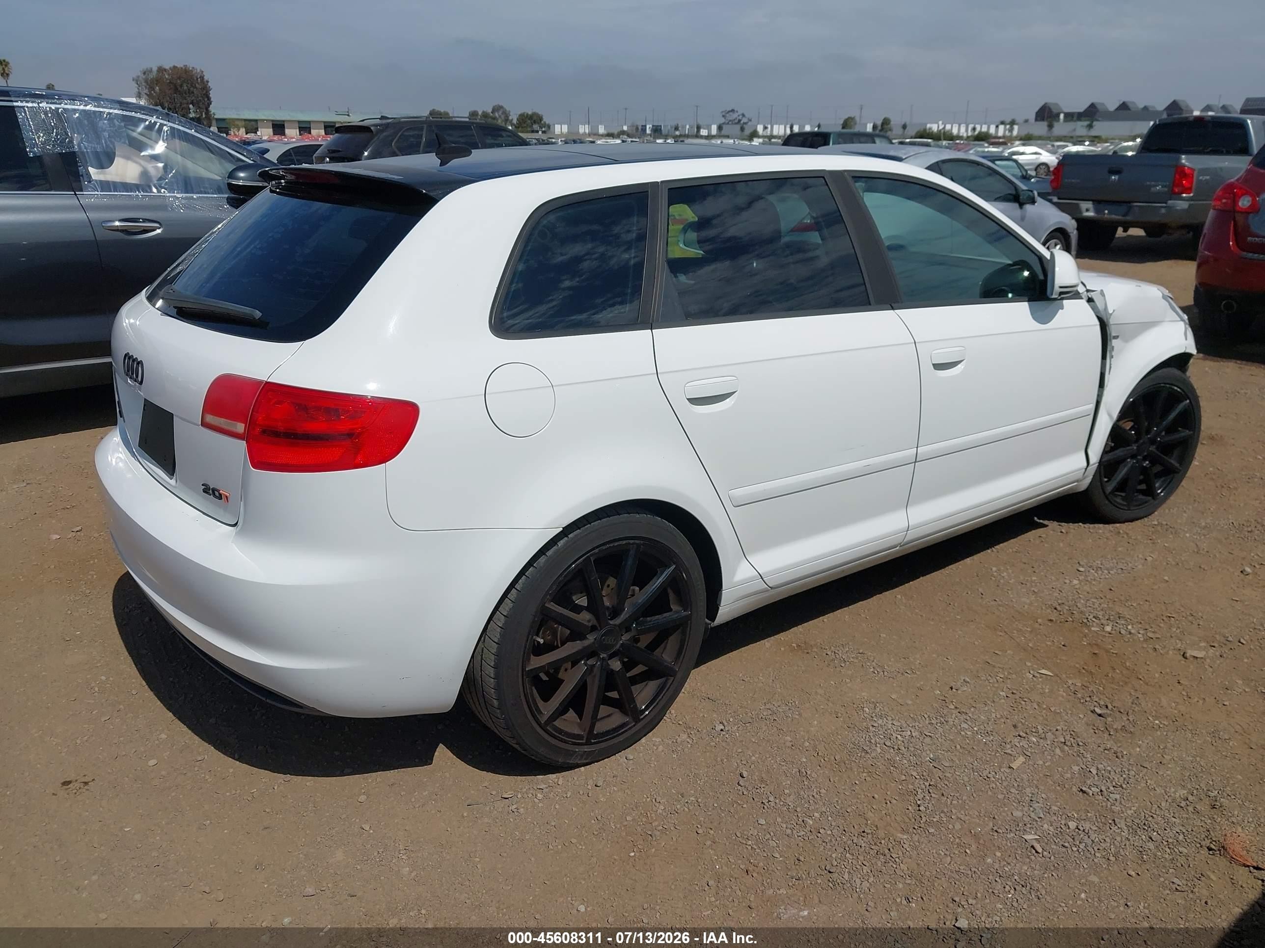 2010 Audi A3 2.0t Premium Белый vin: WAUKEAFM5AA112439