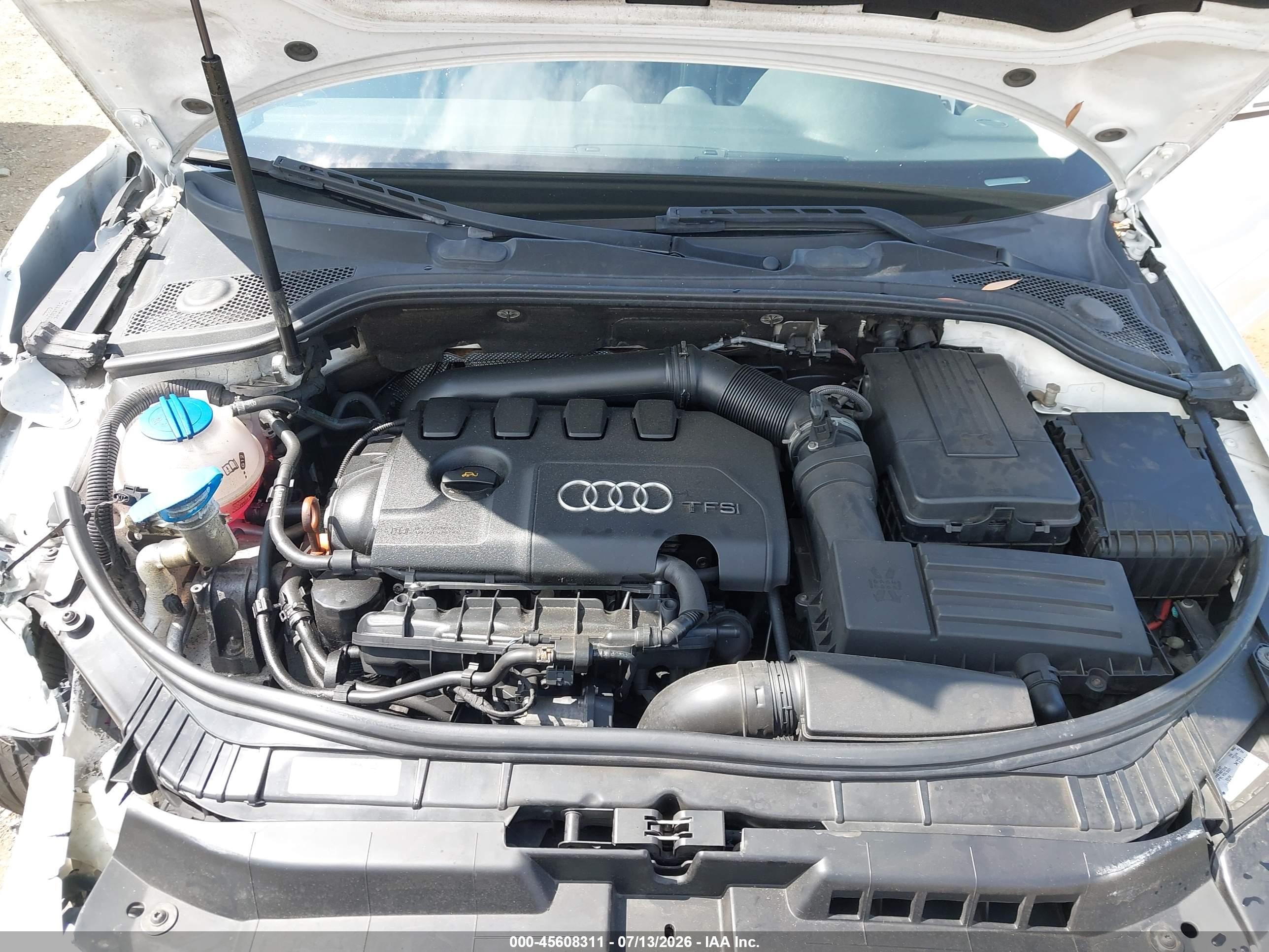 2010 Audi A3 2.0t Premium Белый vin: WAUKEAFM5AA112439