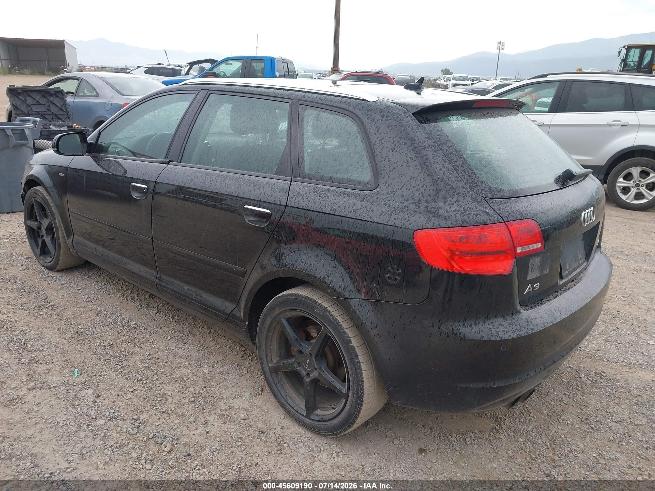 2012 Audi A3 2.0t Premium Plus Черный vin: WAUKEAFM7CA029422