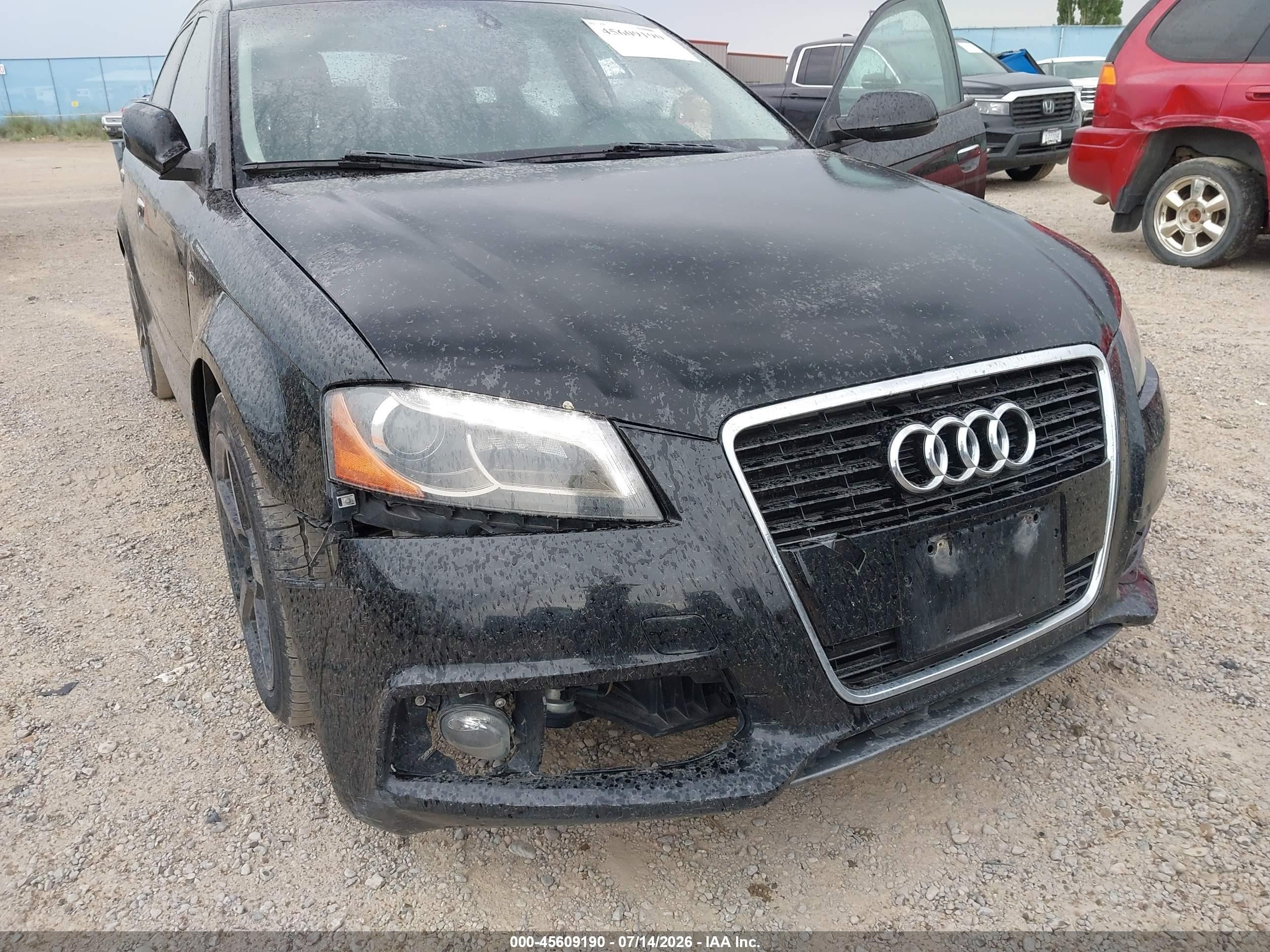 2012 Audi A3 2.0t Premium Plus Черный vin: WAUKEAFM7CA029422