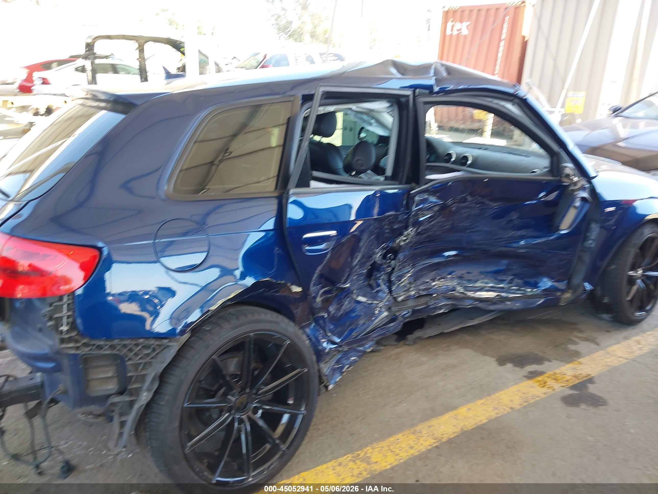 2013 Audi A3 2.0t Premium Dark Blue vin: WAUKEAFM8DA000657