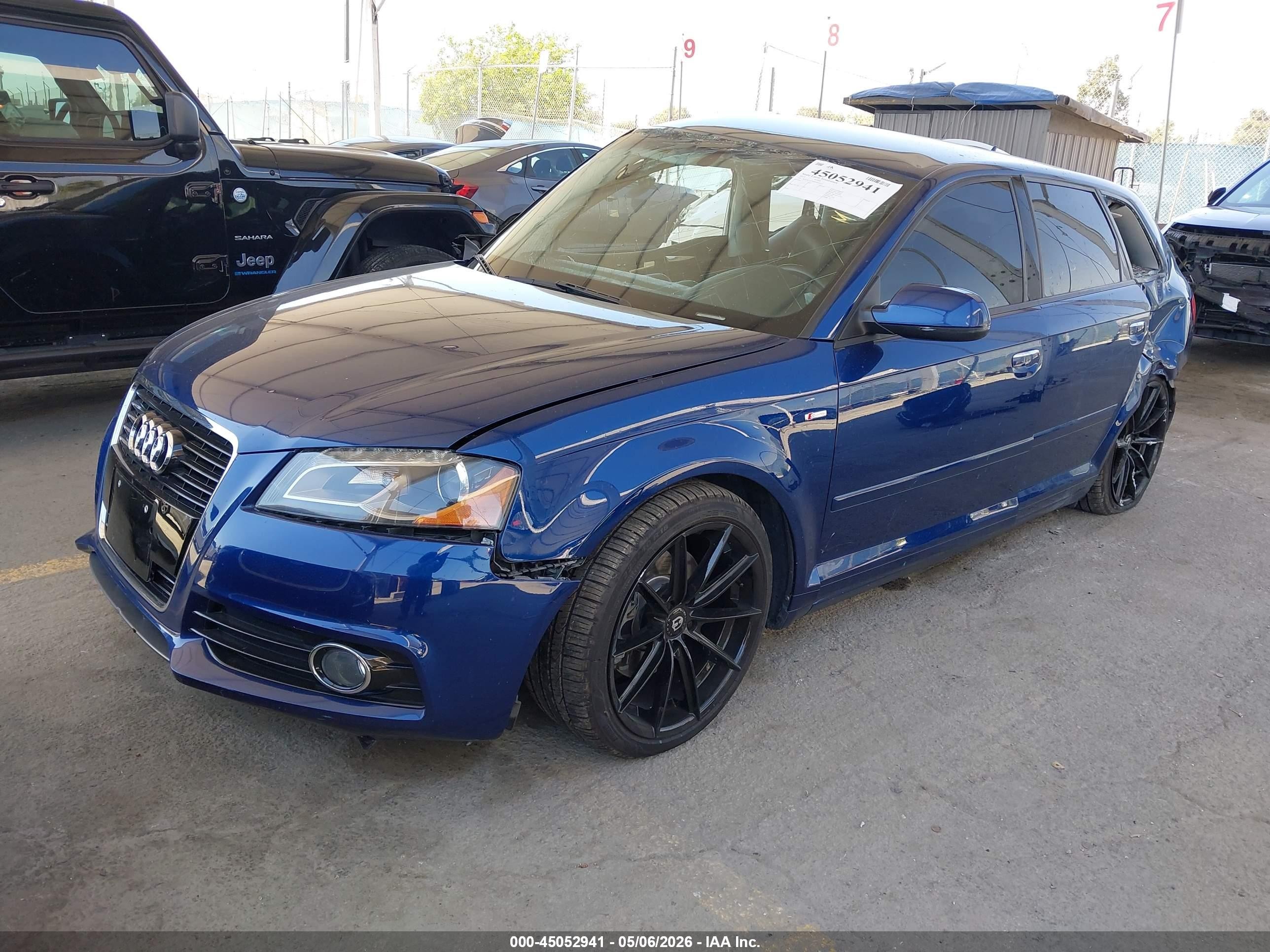 2013 Audi A3 2.0t Premium Dark Blue vin: WAUKEAFM8DA000657