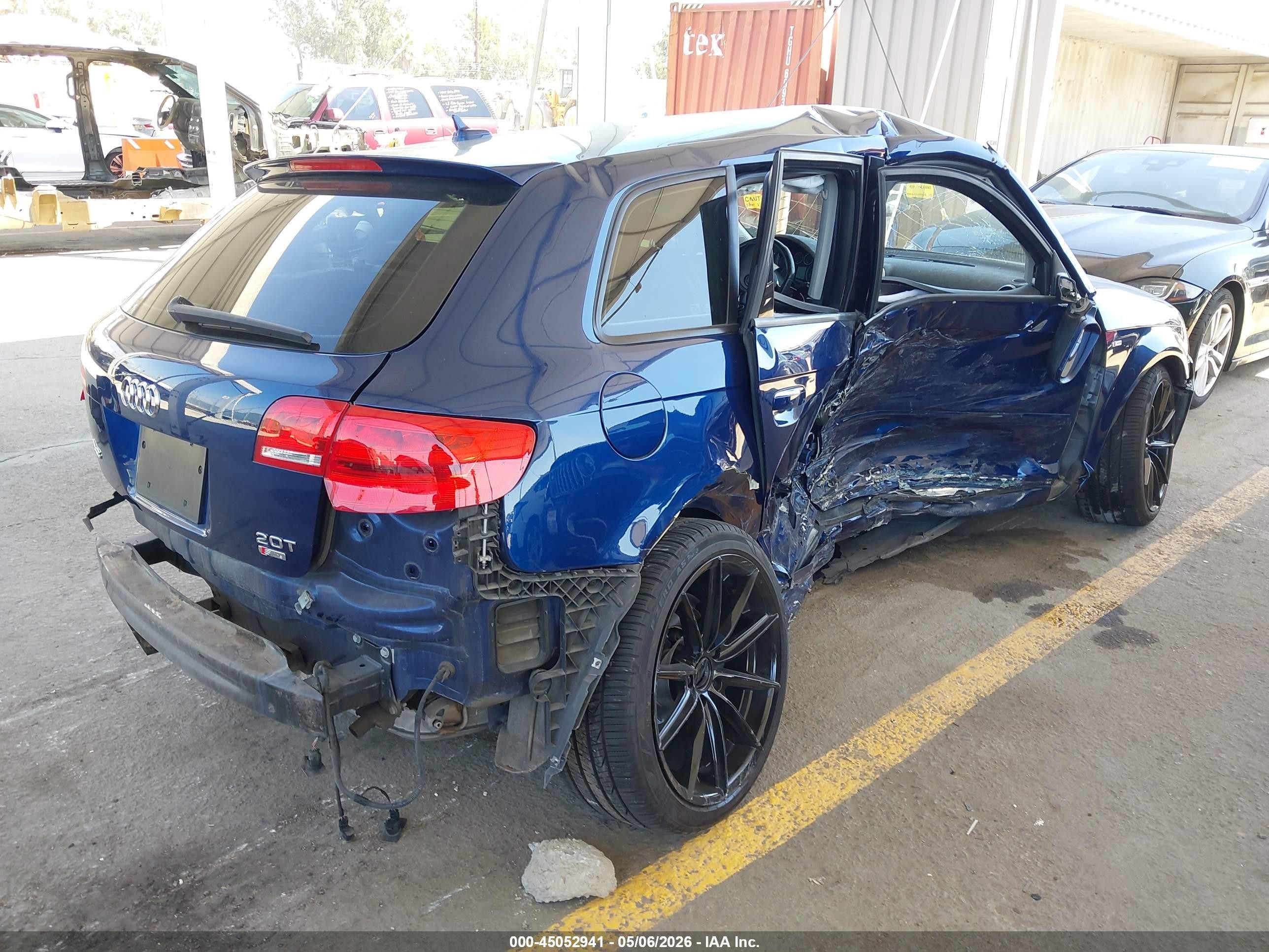2013 Audi A3 2.0t Premium Dark Blue vin: WAUKEAFM8DA000657