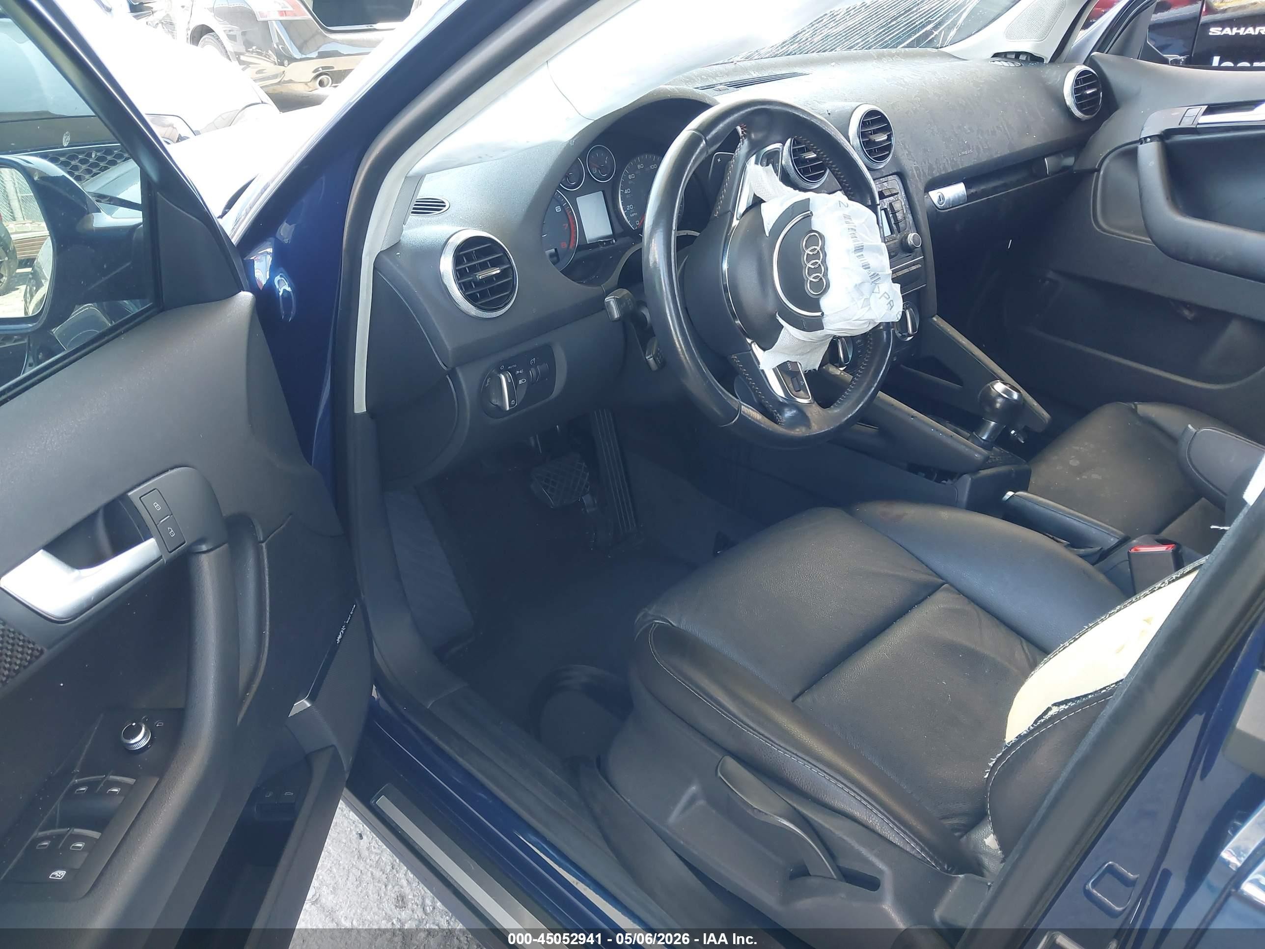 2013 Audi A3 2.0t Premium Dark Blue vin: WAUKEAFM8DA000657