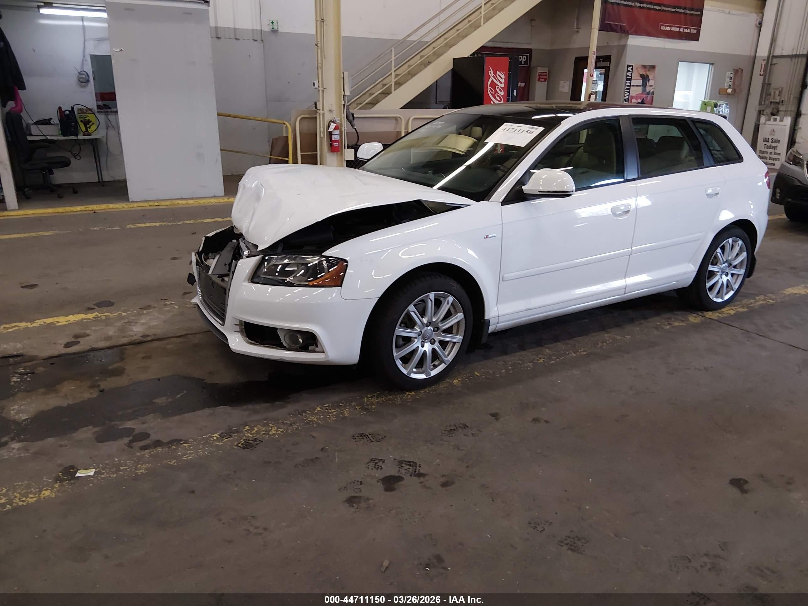 2010 Audi A3 2.0t Premium White vin: WAUKEBFM6AA168556