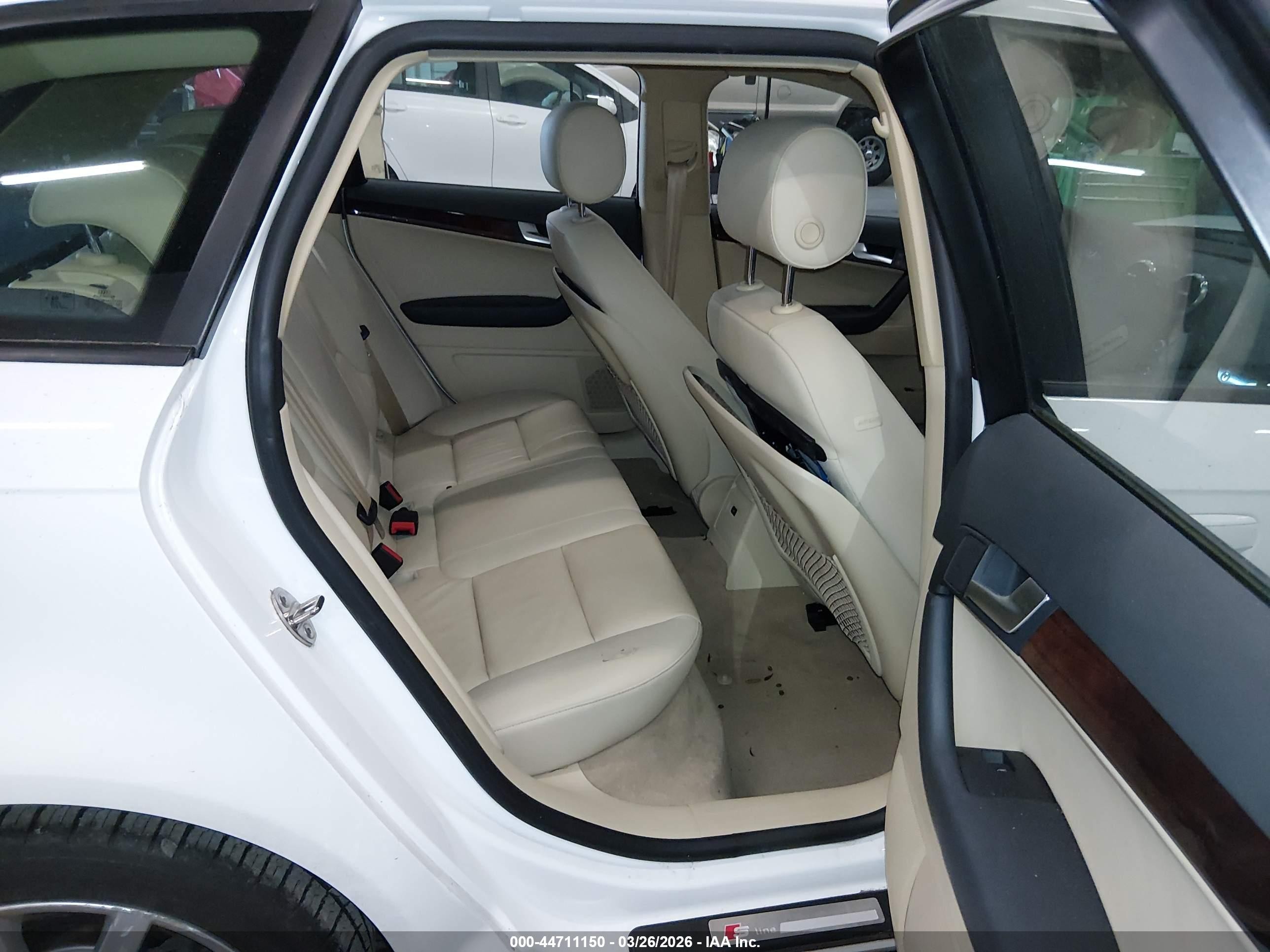 2010 Audi A3 2.0t Premium White vin: WAUKEBFM6AA168556