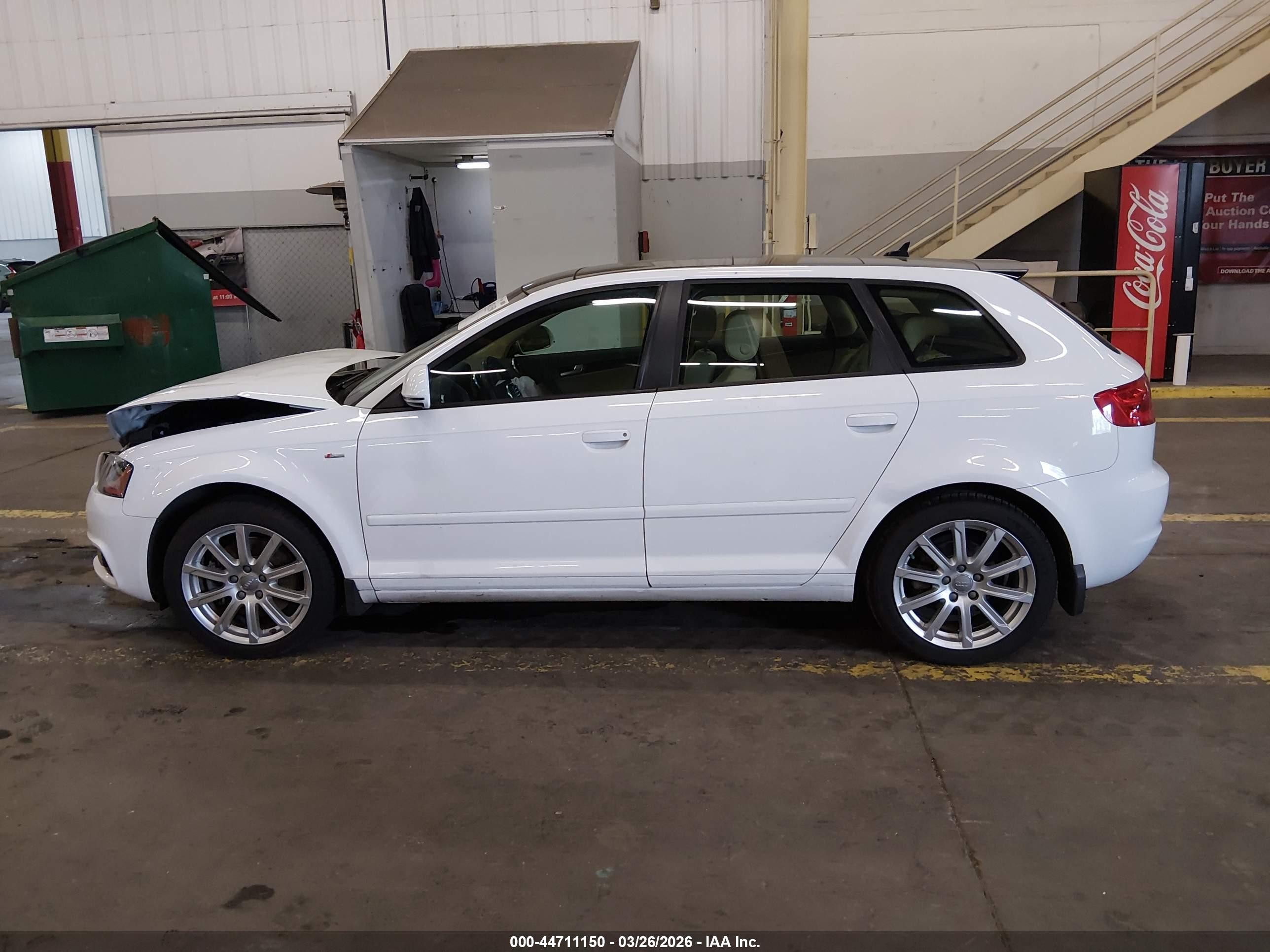 2010 Audi A3 2.0t Premium White vin: WAUKEBFM6AA168556