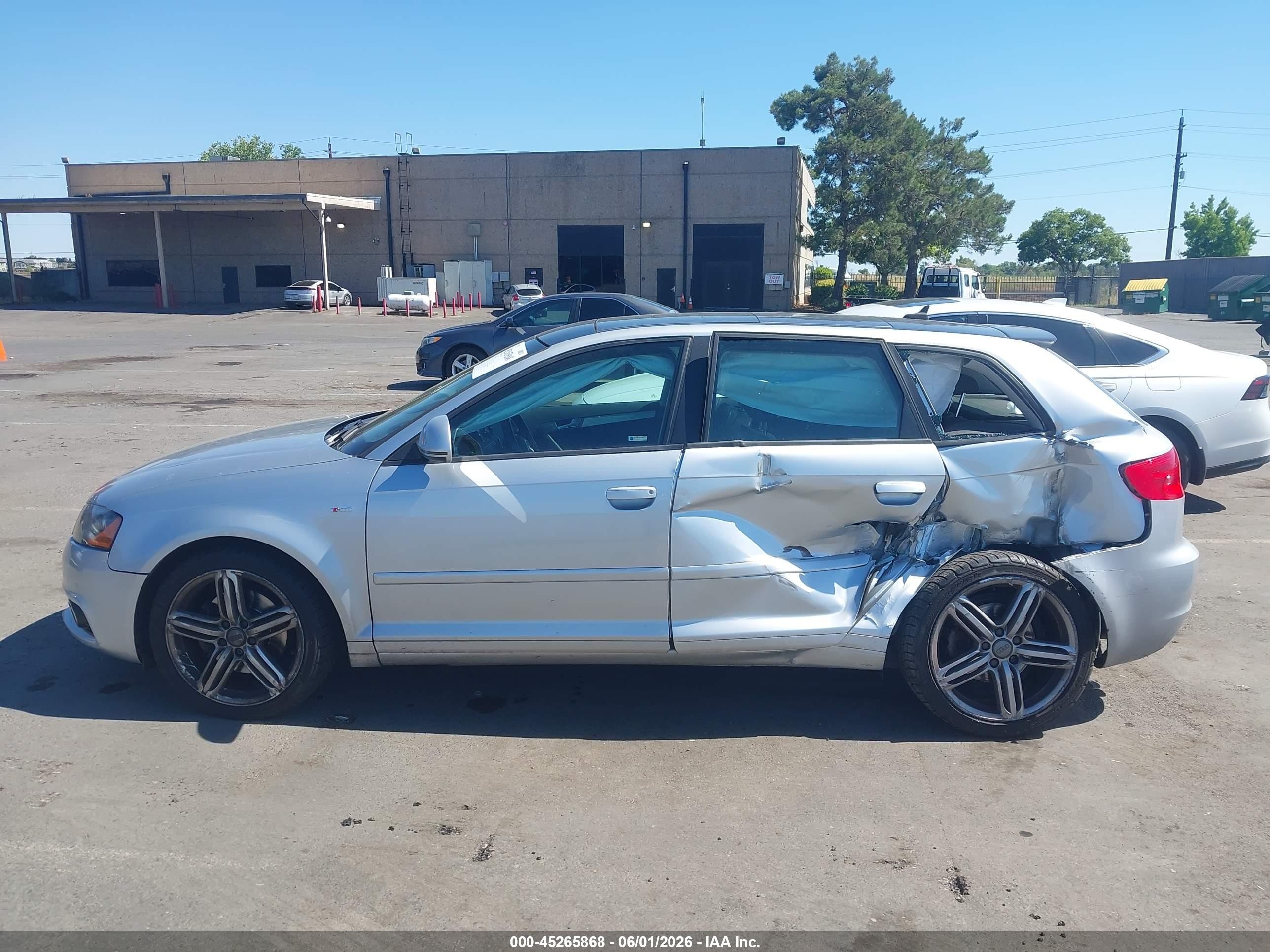 2009 Audi A3 2.0t Silver vin: WAUKF98P39A070643