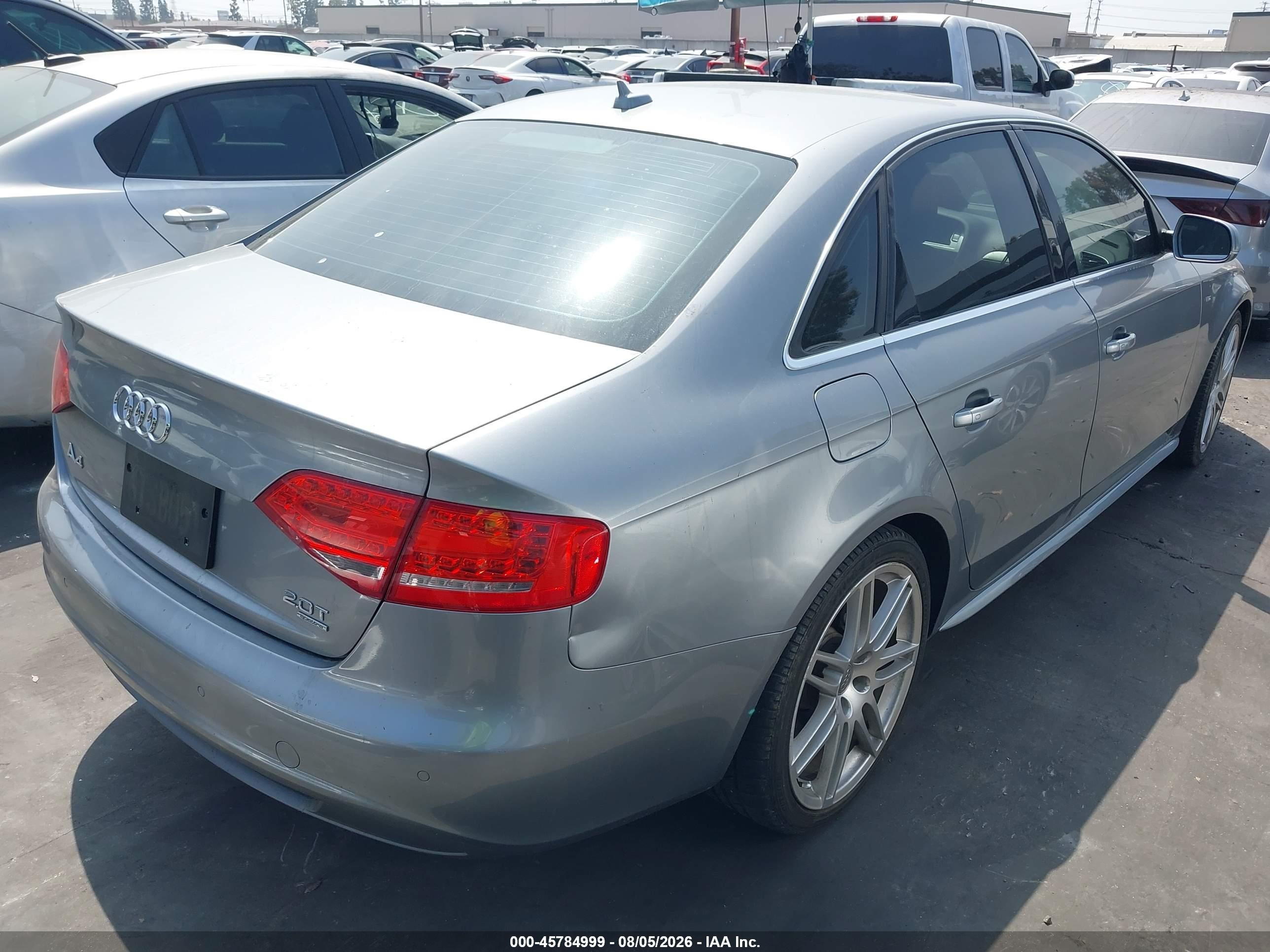 2011 Audi A4 2.0t Premium Серебряный vin: WAUKFAFL2BN022468