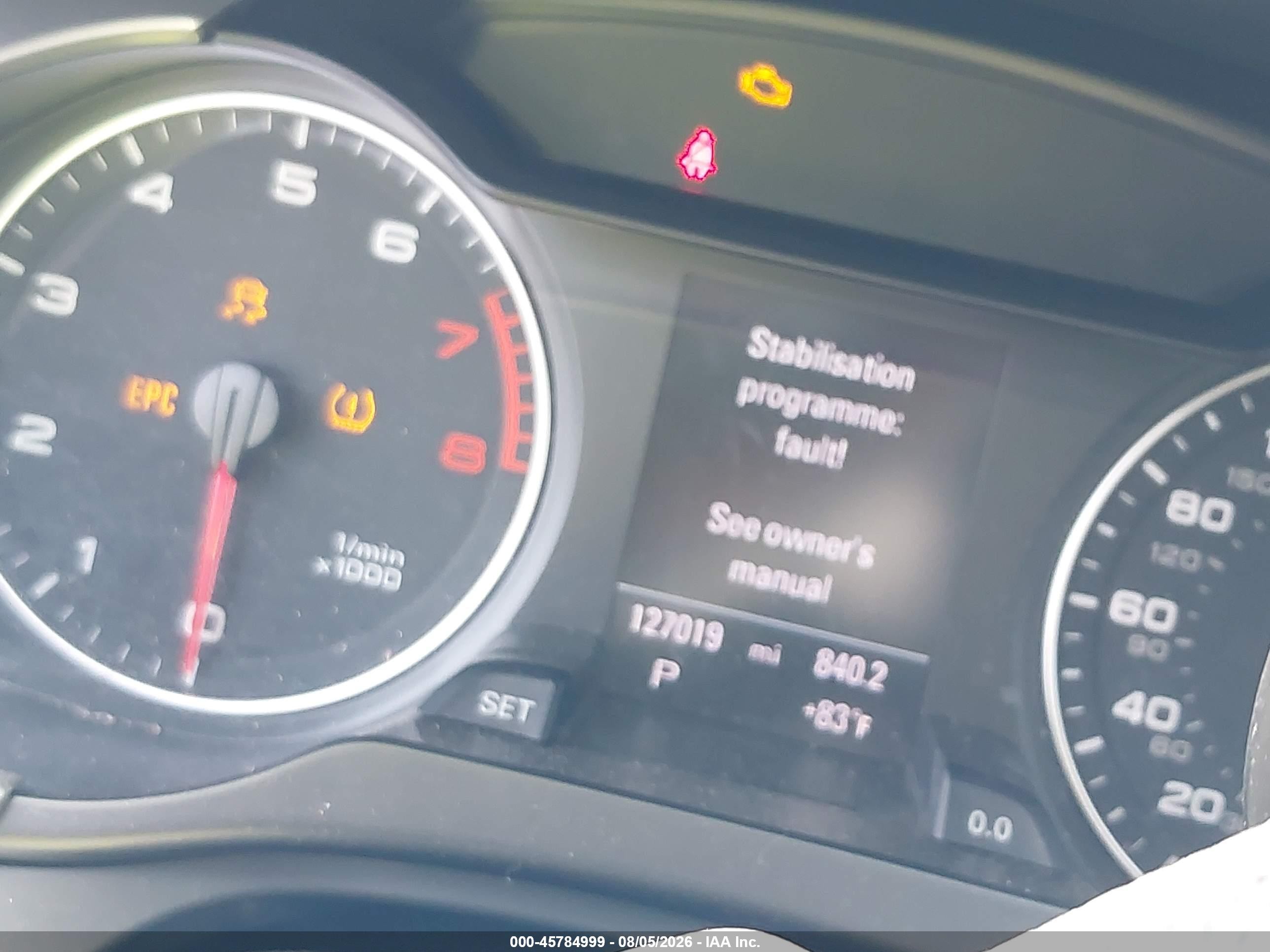 2011 Audi A4 2.0t Premium Серебряный vin: WAUKFAFL2BN022468