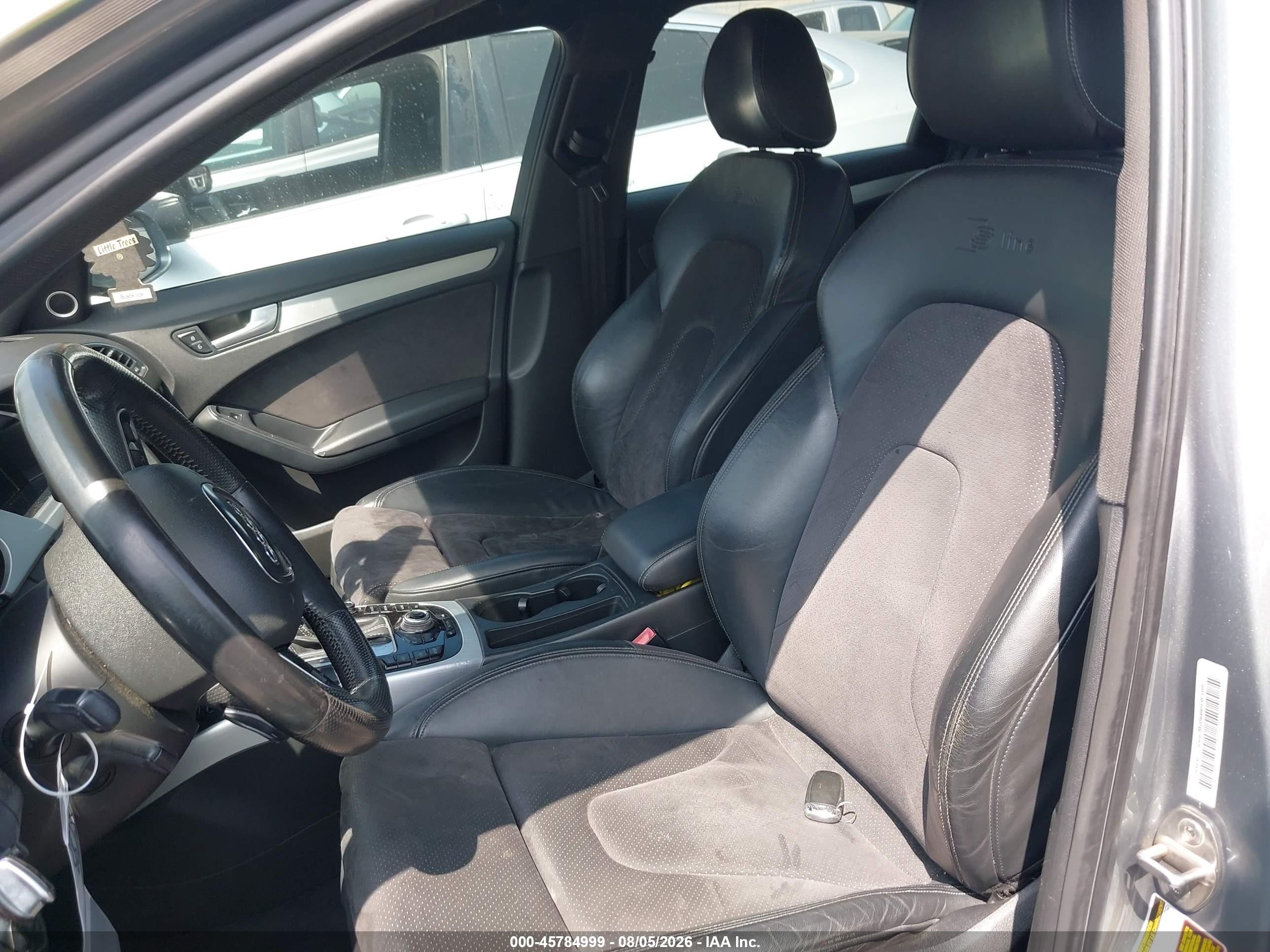 2011 Audi A4 2.0t Premium Серебряный vin: WAUKFAFL2BN022468
