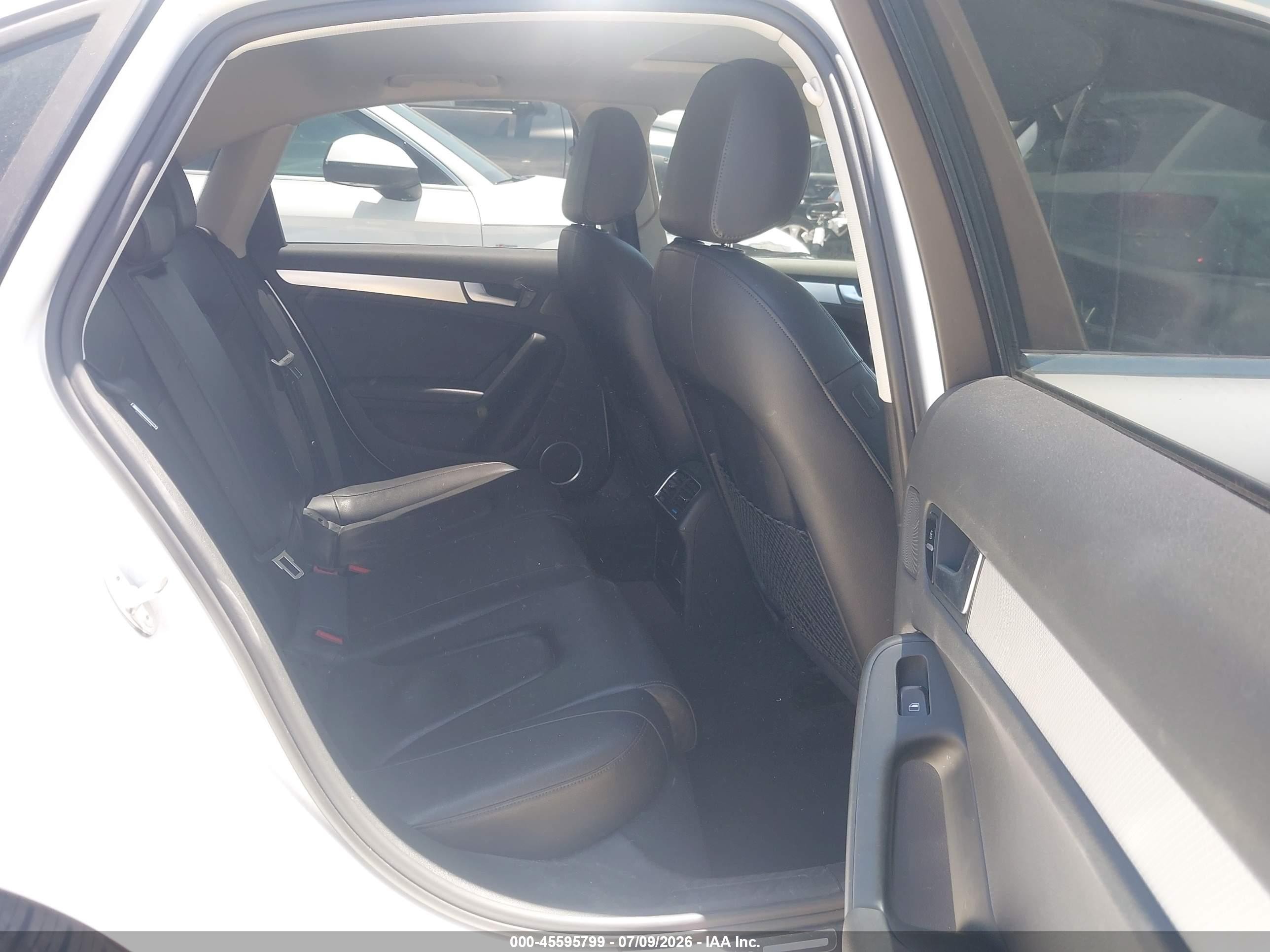 2012 Audi A4 2.0t Premium Plus White vin: WAUKFCFL2CN014383