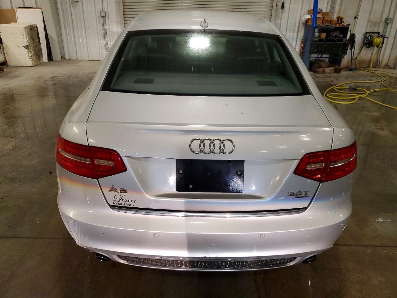 2011 Audi A6 Prestige Silver vin: WAUKGAFBXBN007527