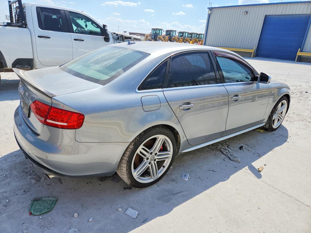 2011 Audi S4 Prestige Silver vin: WAUKGAFL4BA105274