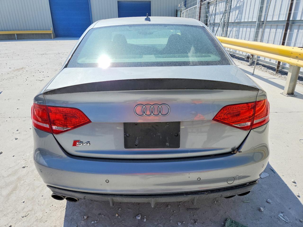 2011 Audi S4 Prestige Silver vin: WAUKGAFL4BA105274