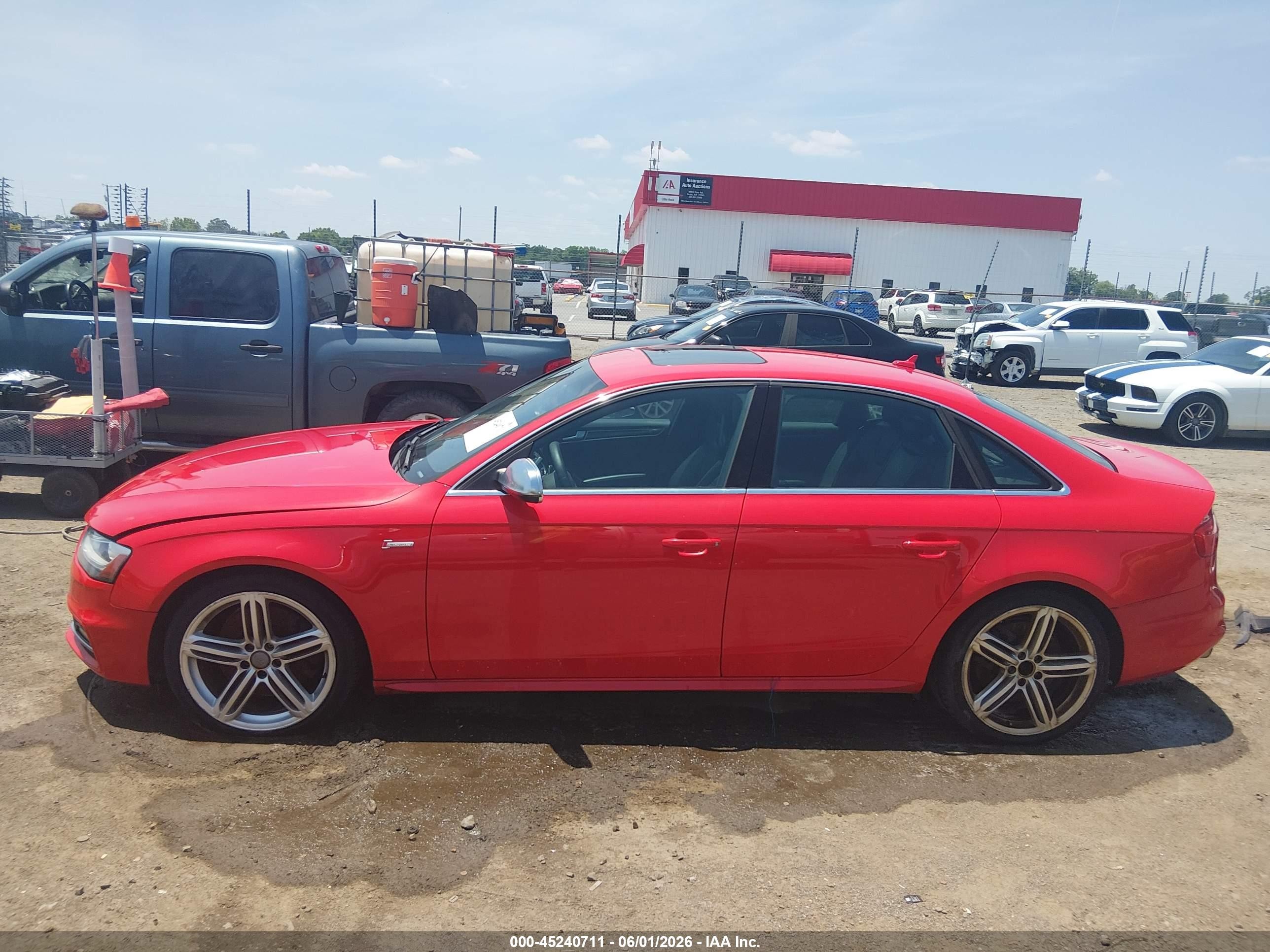 2014 Audi S4 3.0t Premium Plus Red vin: WAUKGAFL5EA098453