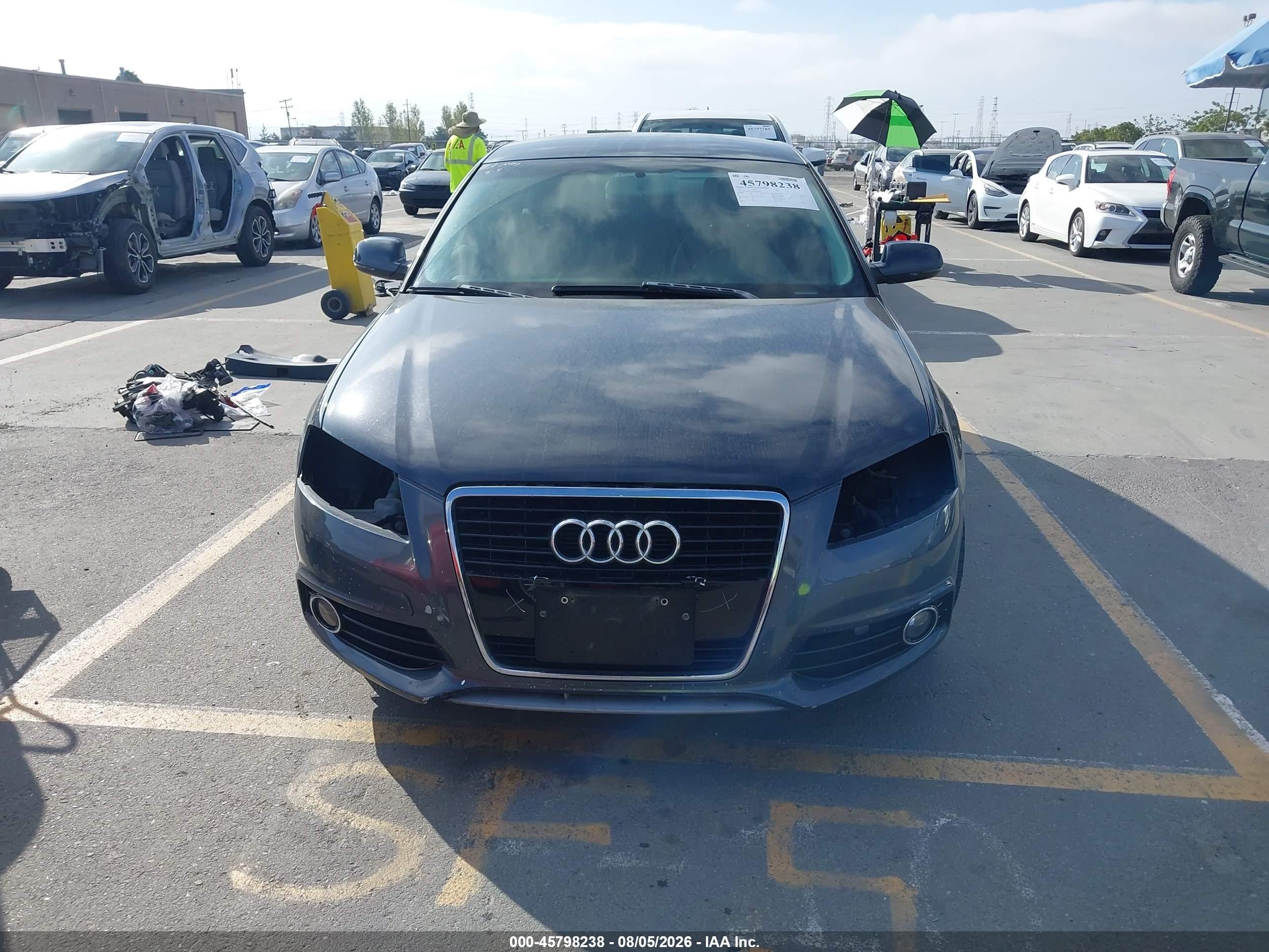 2011 Audi A3 2.0 Tdi Premium Синий vin: WAUKJAFM0BA043026