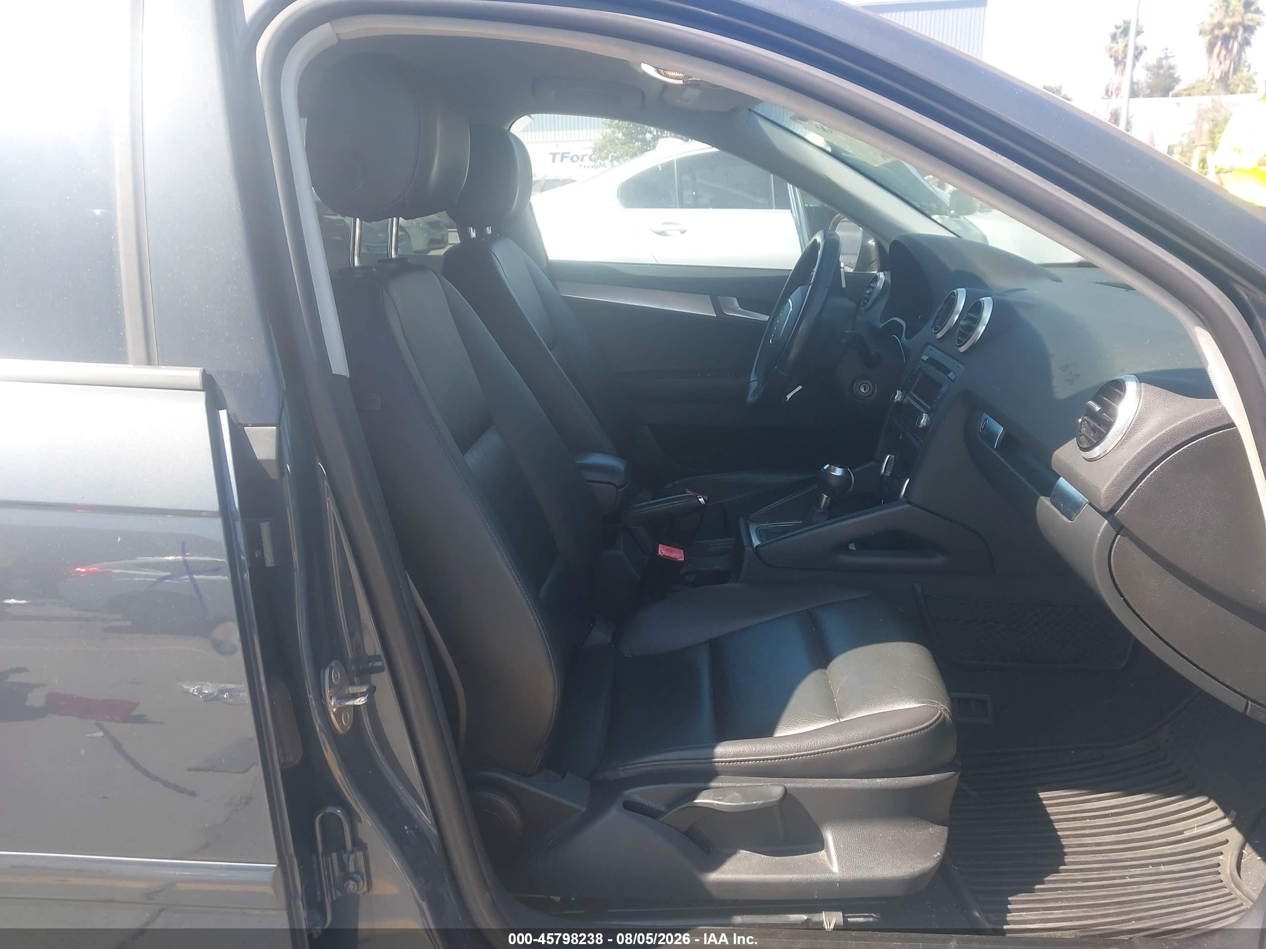 2011 Audi A3 2.0 Tdi Premium Синий vin: WAUKJAFM0BA043026