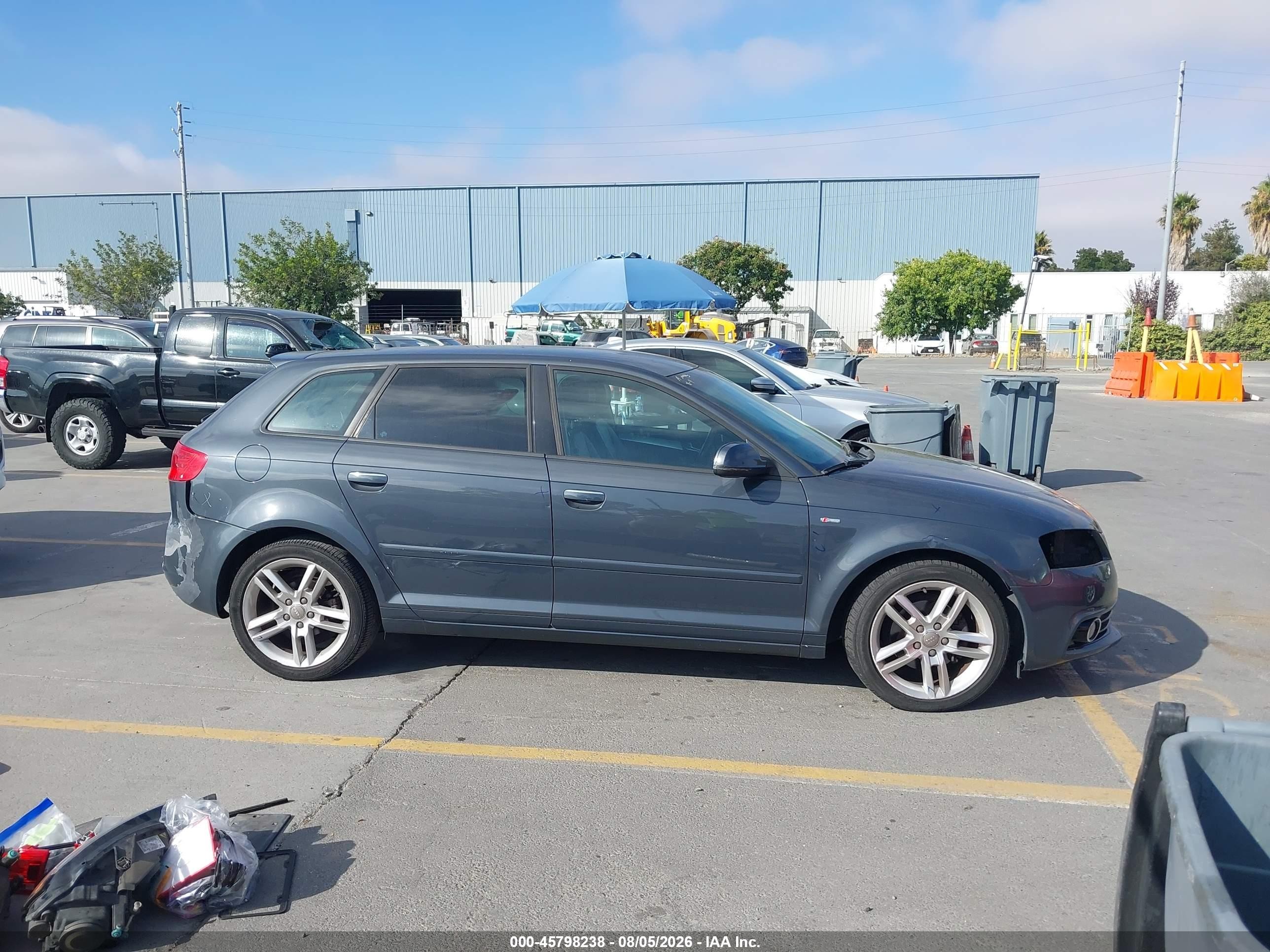 2011 Audi A3 2.0 Tdi Premium Синий vin: WAUKJAFM0BA043026