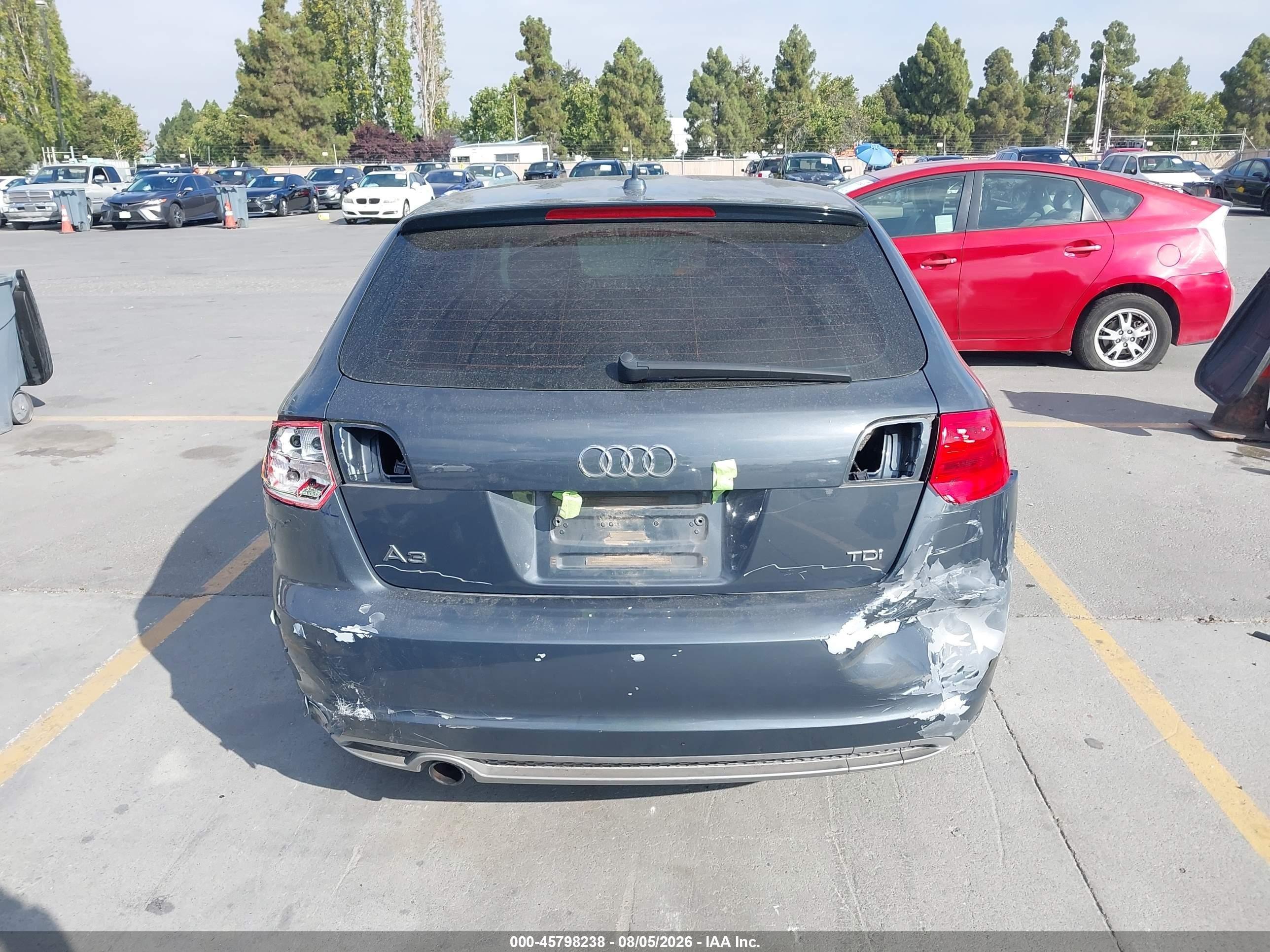 2011 Audi A3 2.0 Tdi Premium Синий vin: WAUKJAFM0BA043026