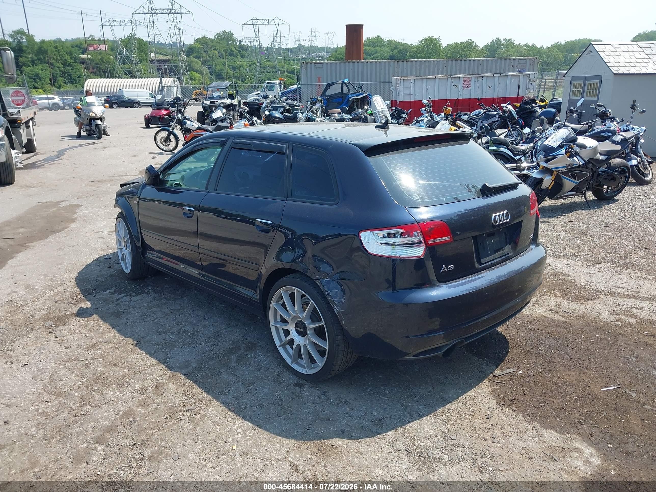 2012 Audi A3 2.0 Tdi Premium Plus Blue vin: WAUKJAFM2CA099177