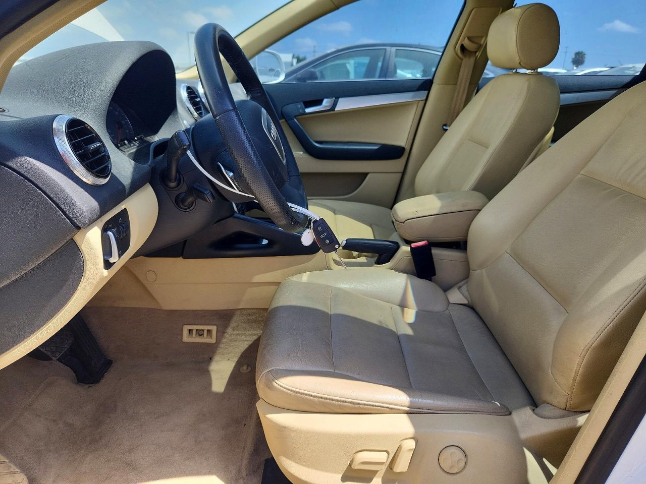 2013 Audi A3 Premium Plus White vin: WAUKJAFM2DA022343