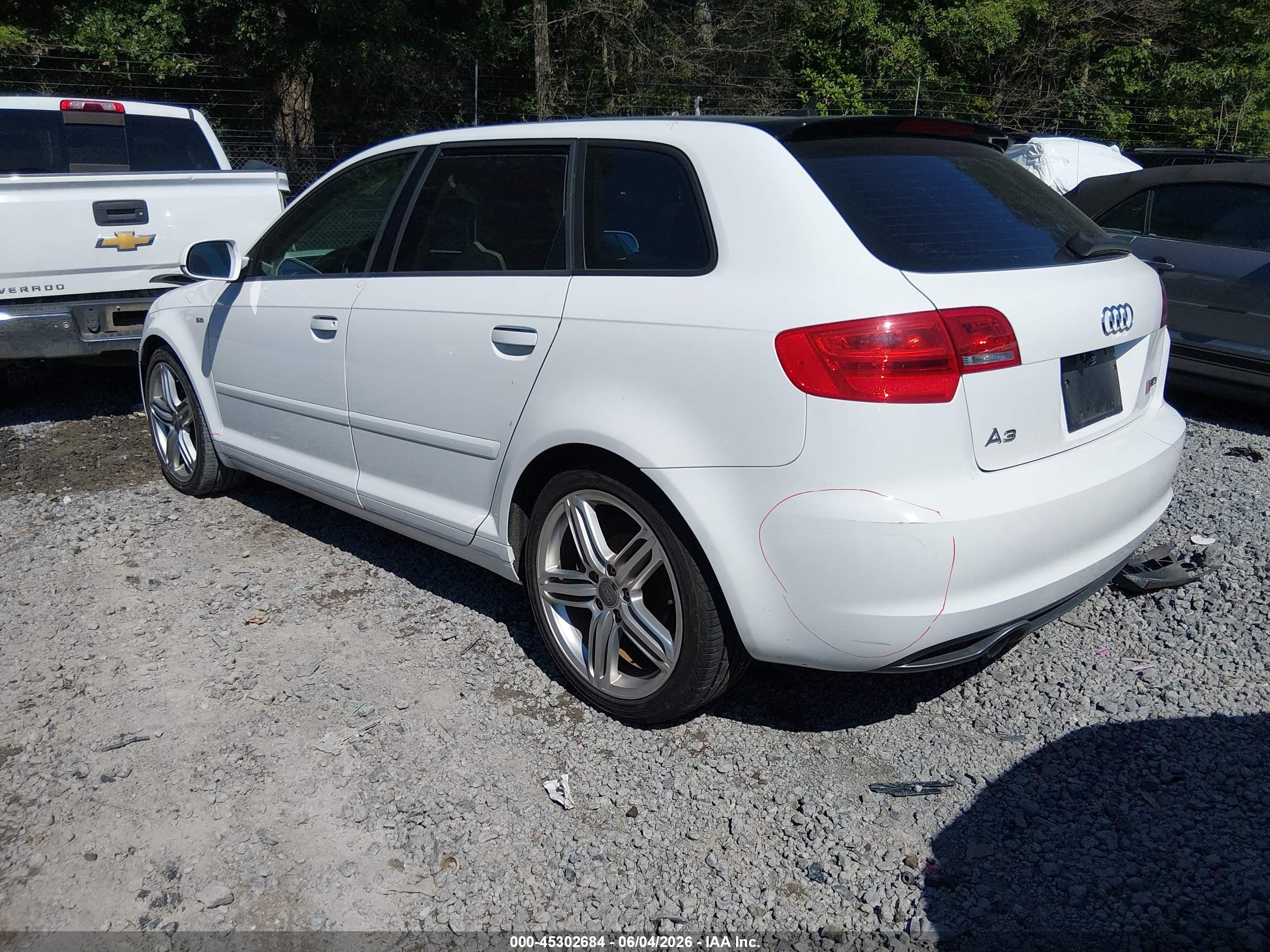 2012 Audi A3 2.0 Tdi Premium Белый vin: WAUKJAFM8CA091990