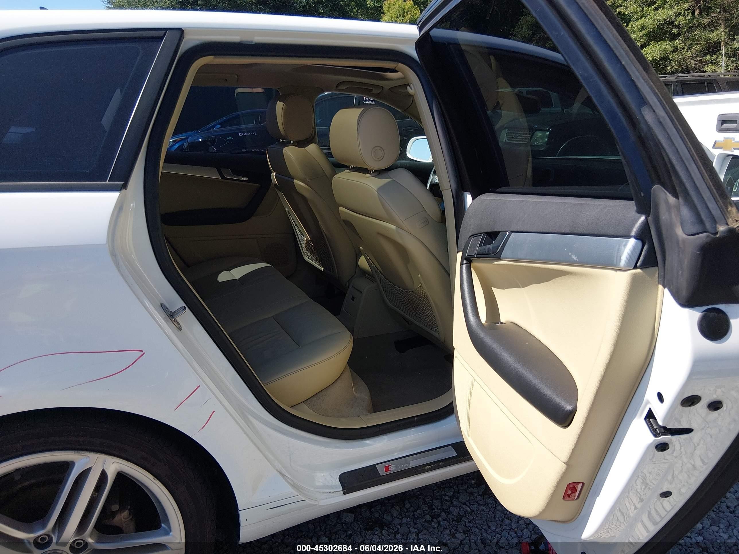 2012 Audi A3 2.0 Tdi Premium Белый vin: WAUKJAFM8CA091990